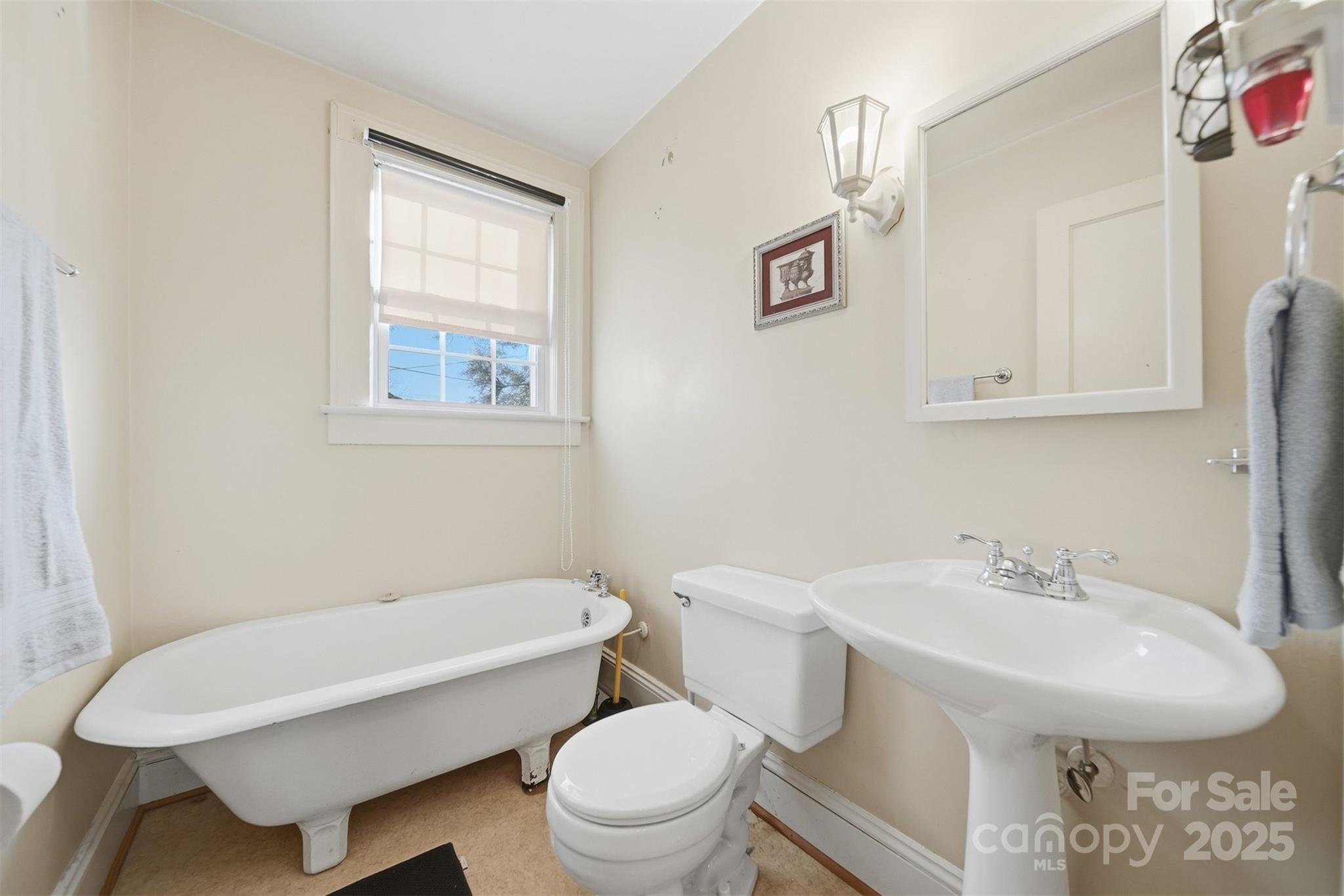 323 4th Street Place SW — Hickory