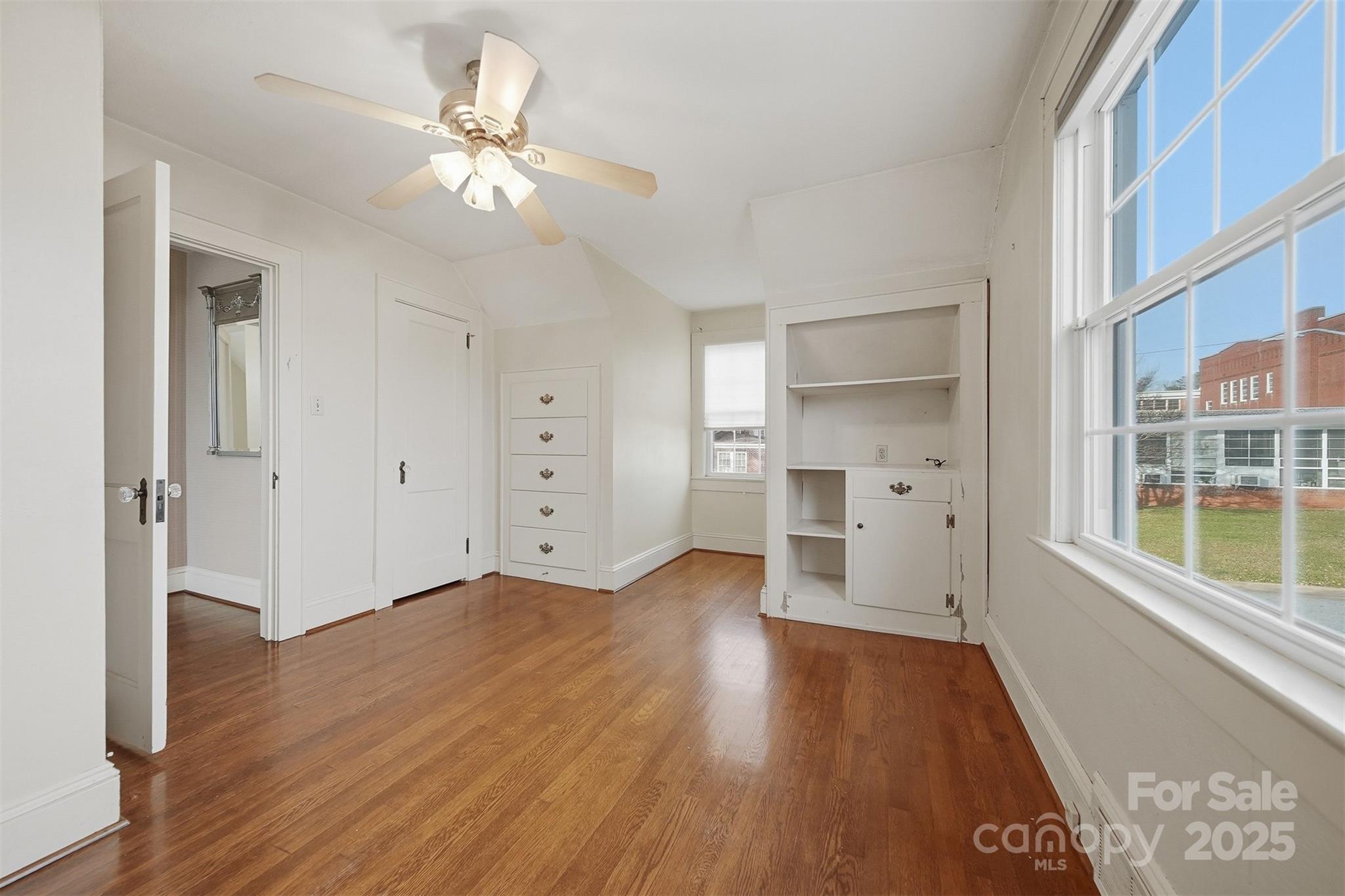 323 4th Street Place SW — Hickory