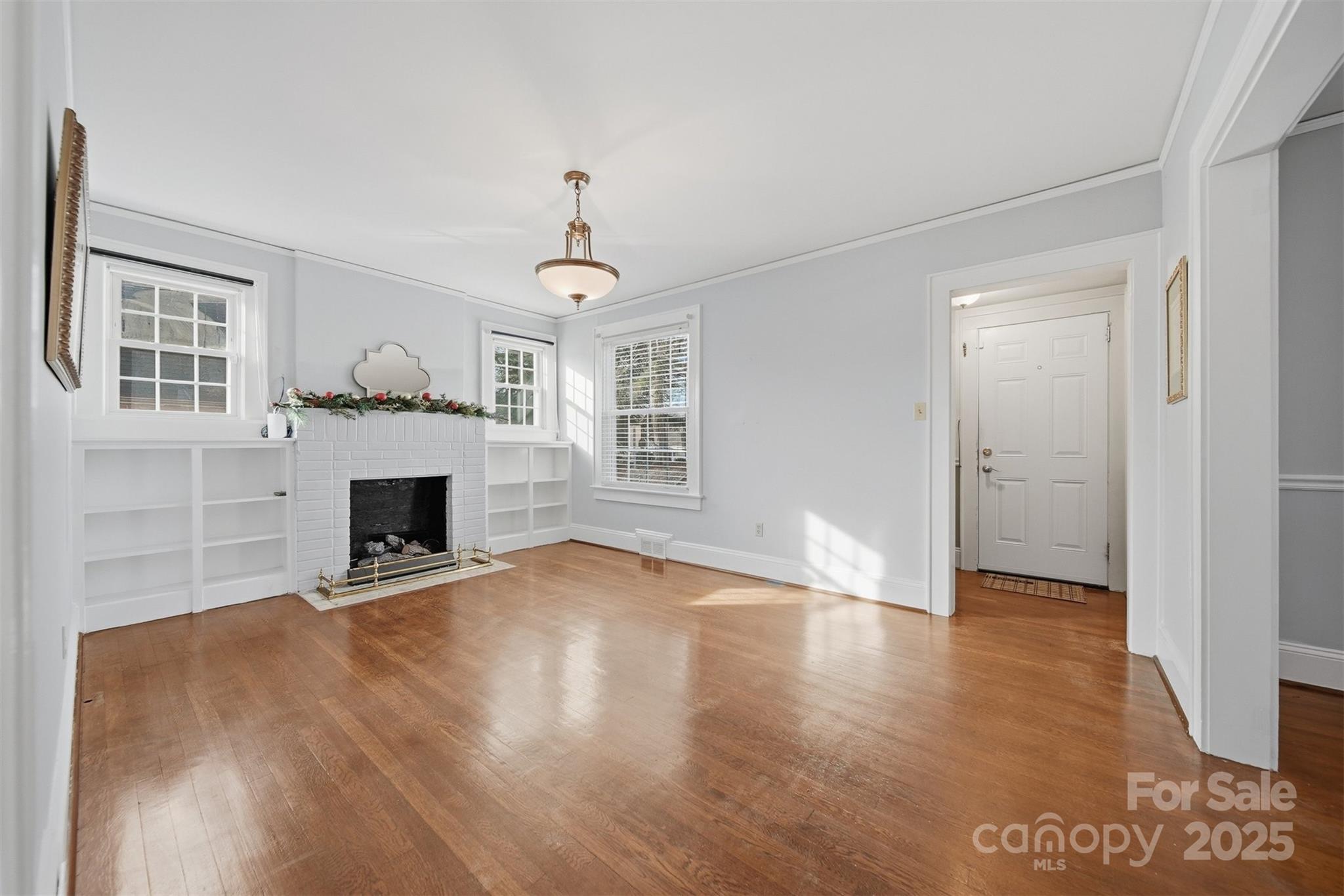 323 4th Street Place SW — Hickory