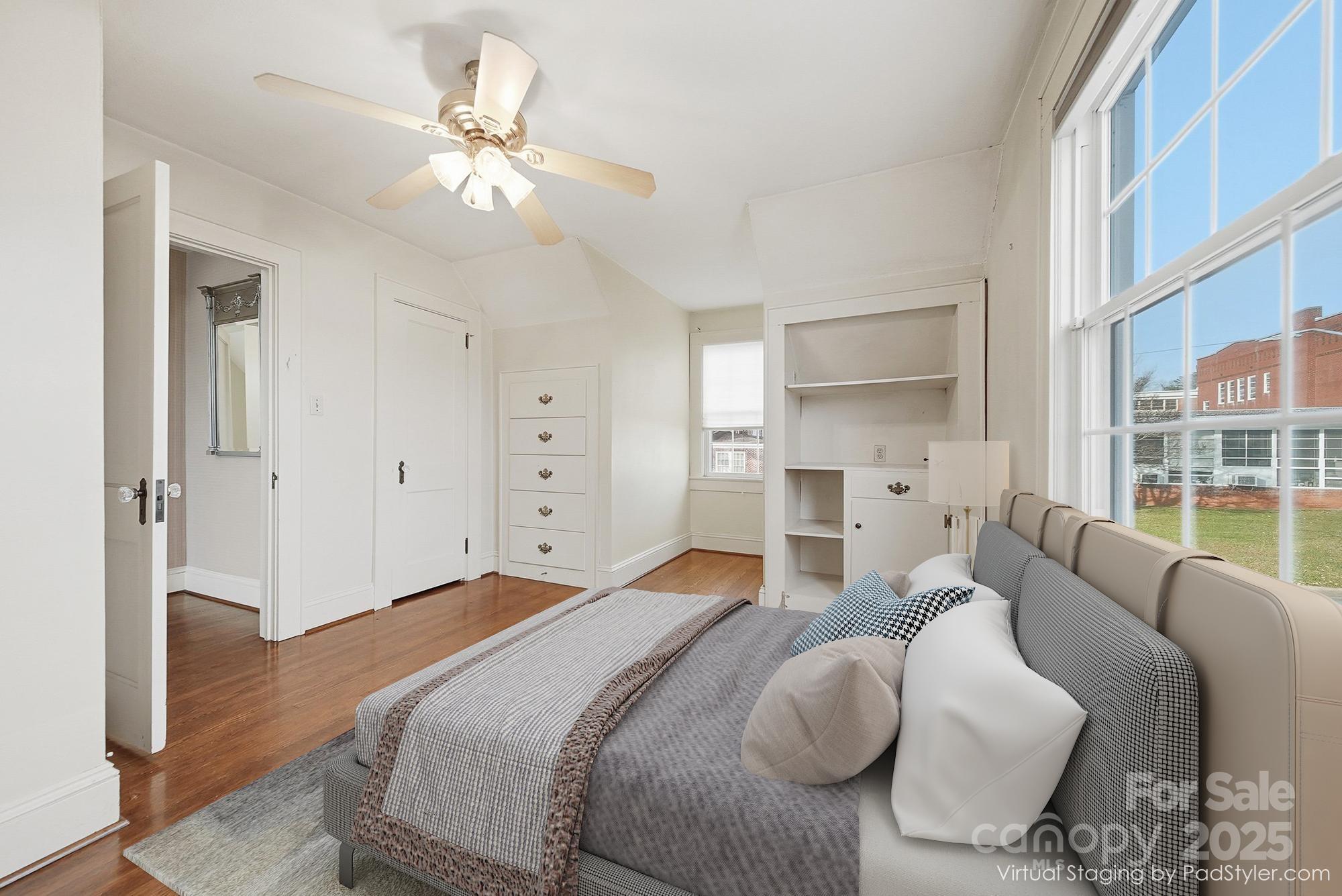 323 4th Street Place SW — Hickory
