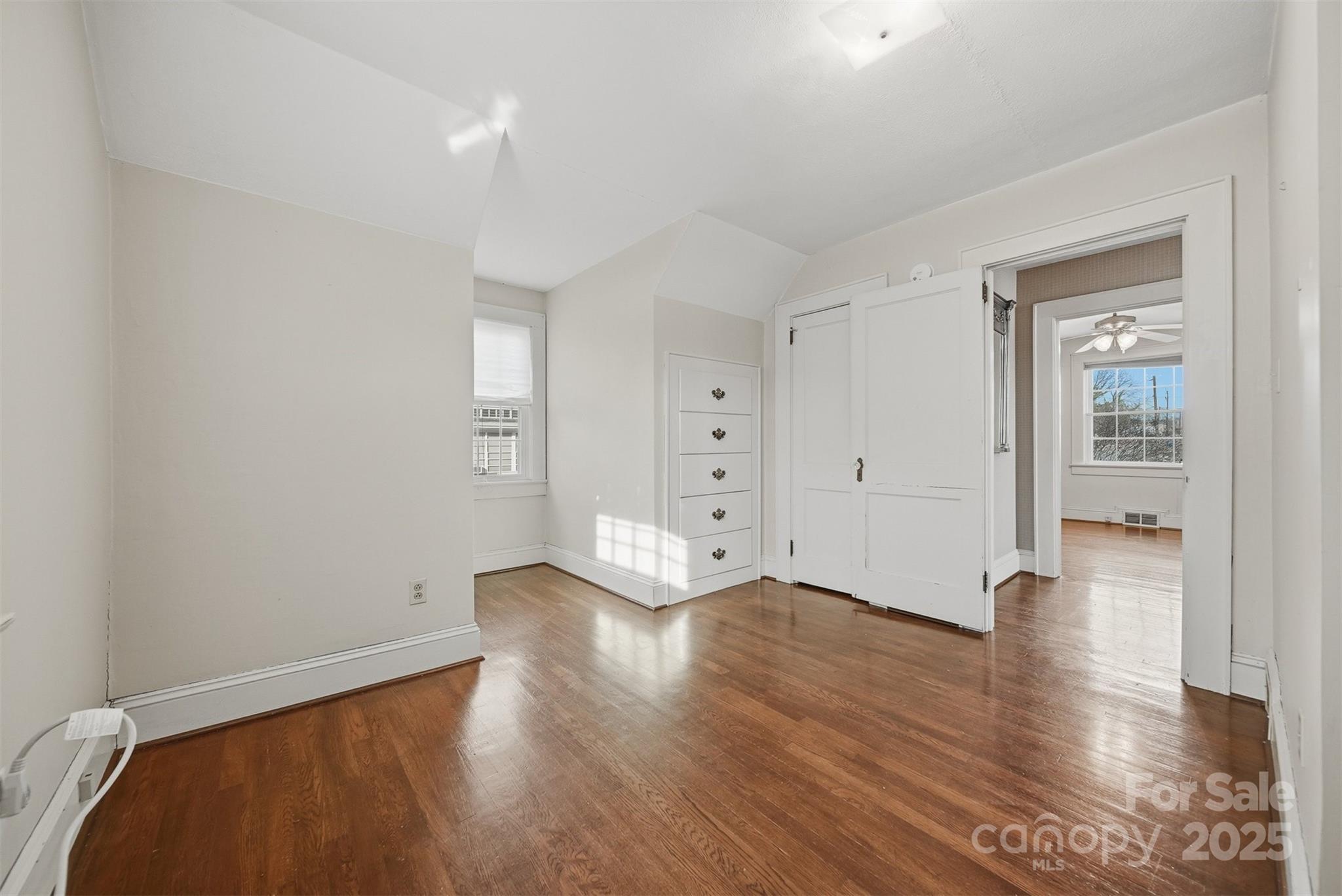323 4th Street Place SW — Hickory