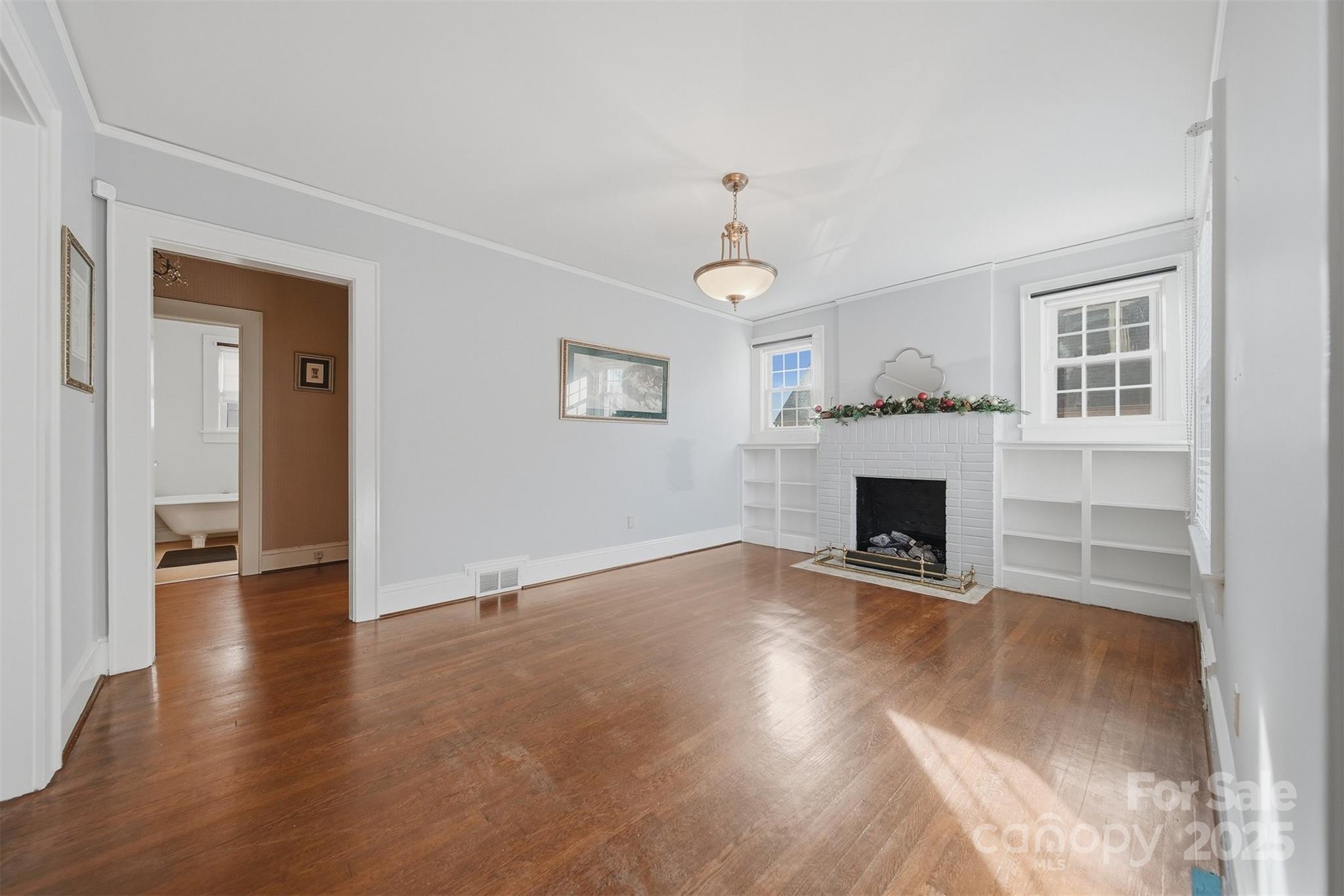 323 4th Street Place SW — Hickory