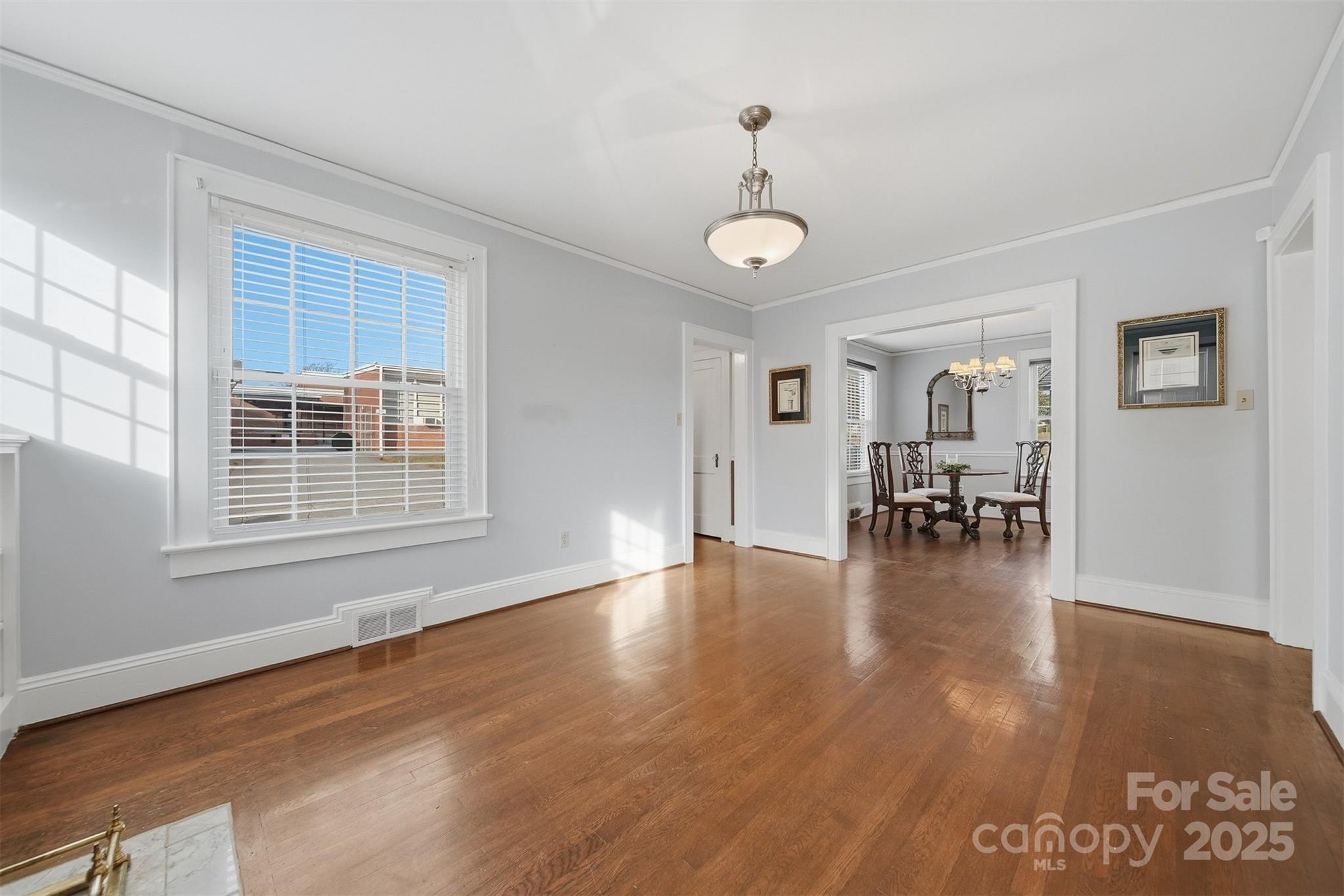 323 4th Street Place SW — Hickory