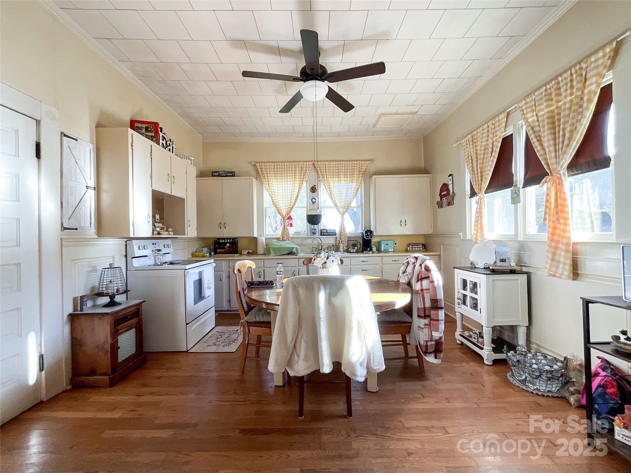 6993 Charlotte Highway — Lancaster