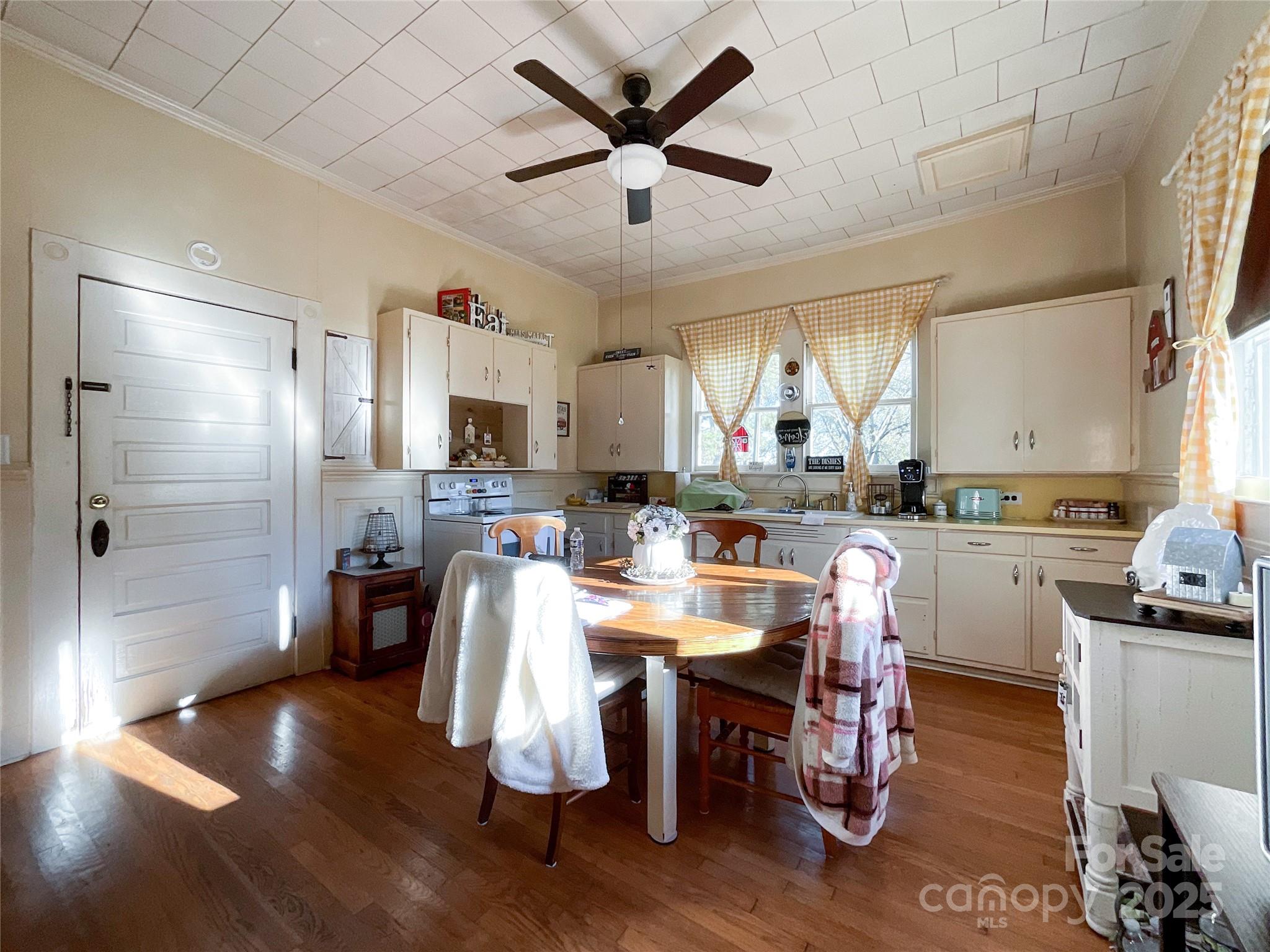 6993 Charlotte Highway — Lancaster