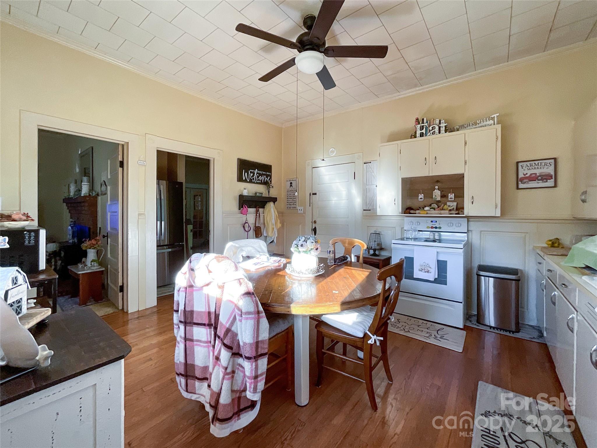 6993 Charlotte Highway — Lancaster