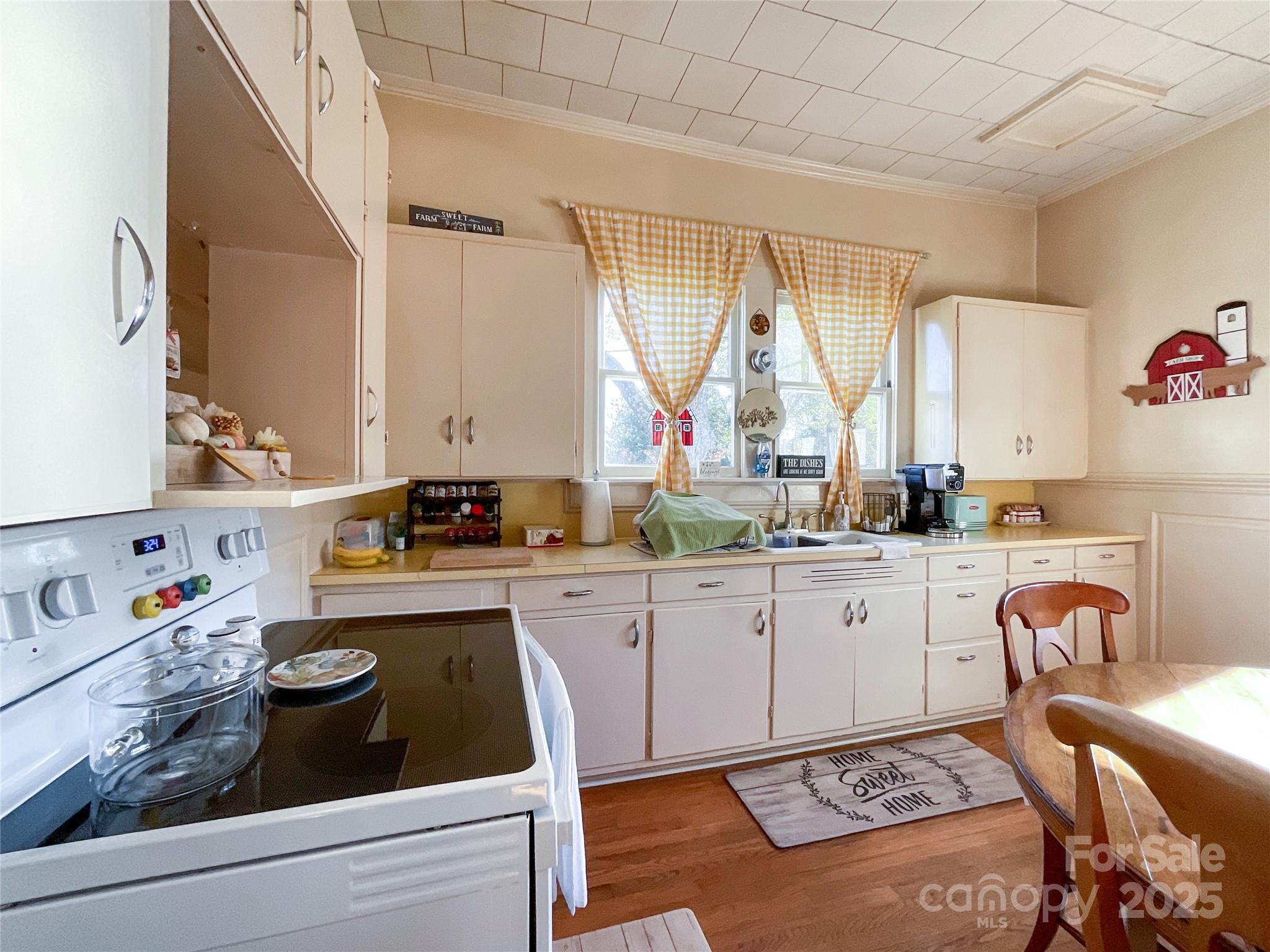 6993 Charlotte Highway — Lancaster