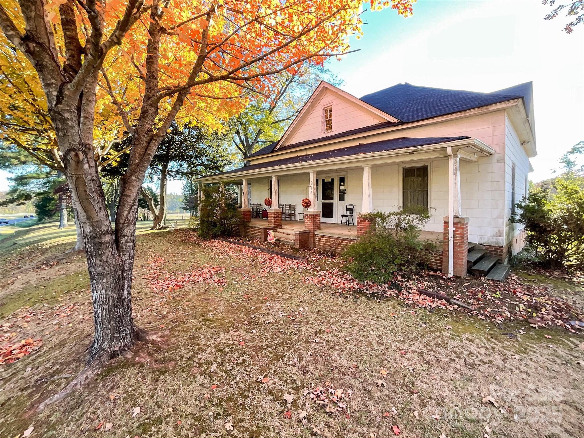 6993 Charlotte Highway — Lancaster
