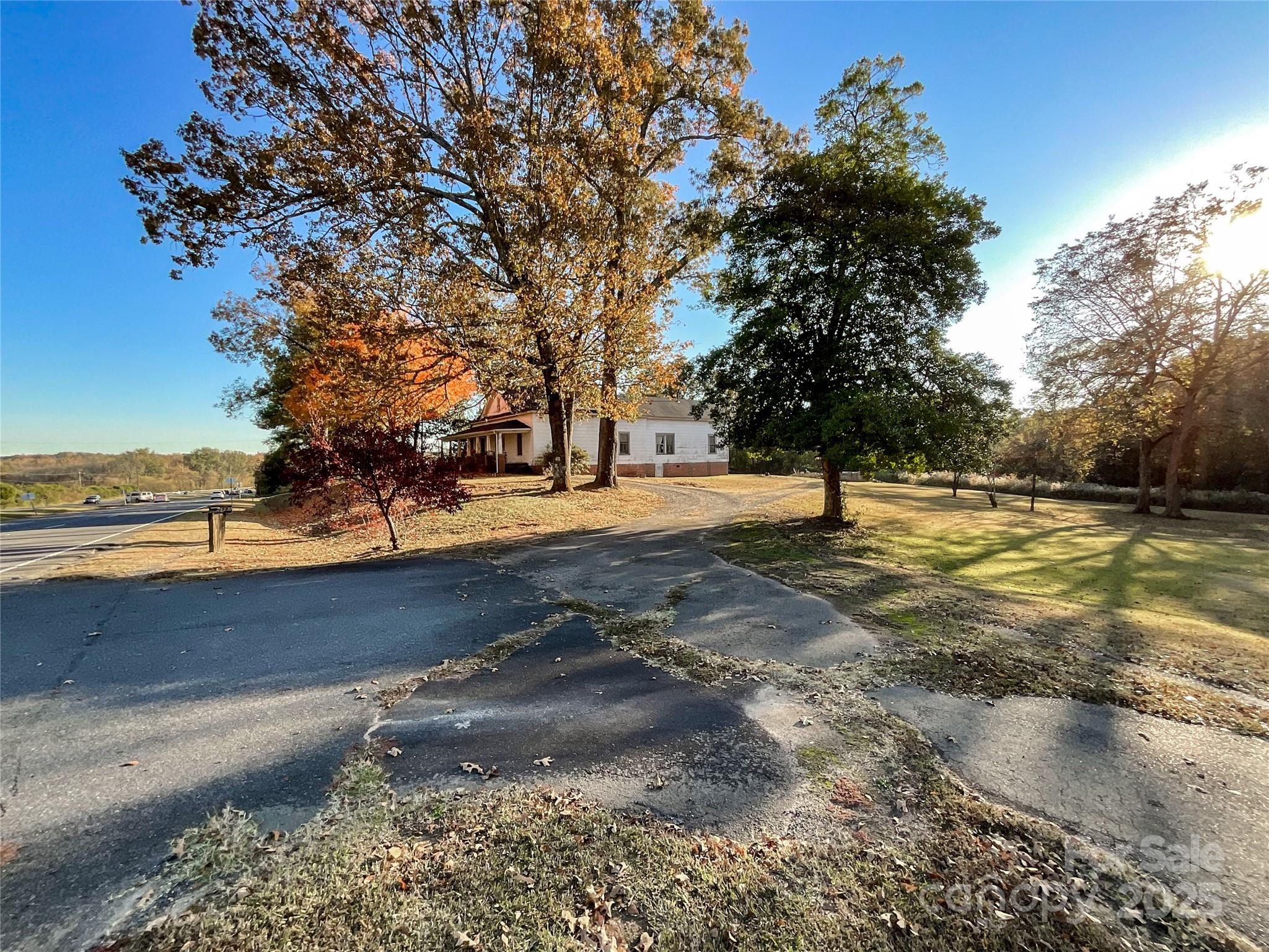 6993 Charlotte Highway — Lancaster