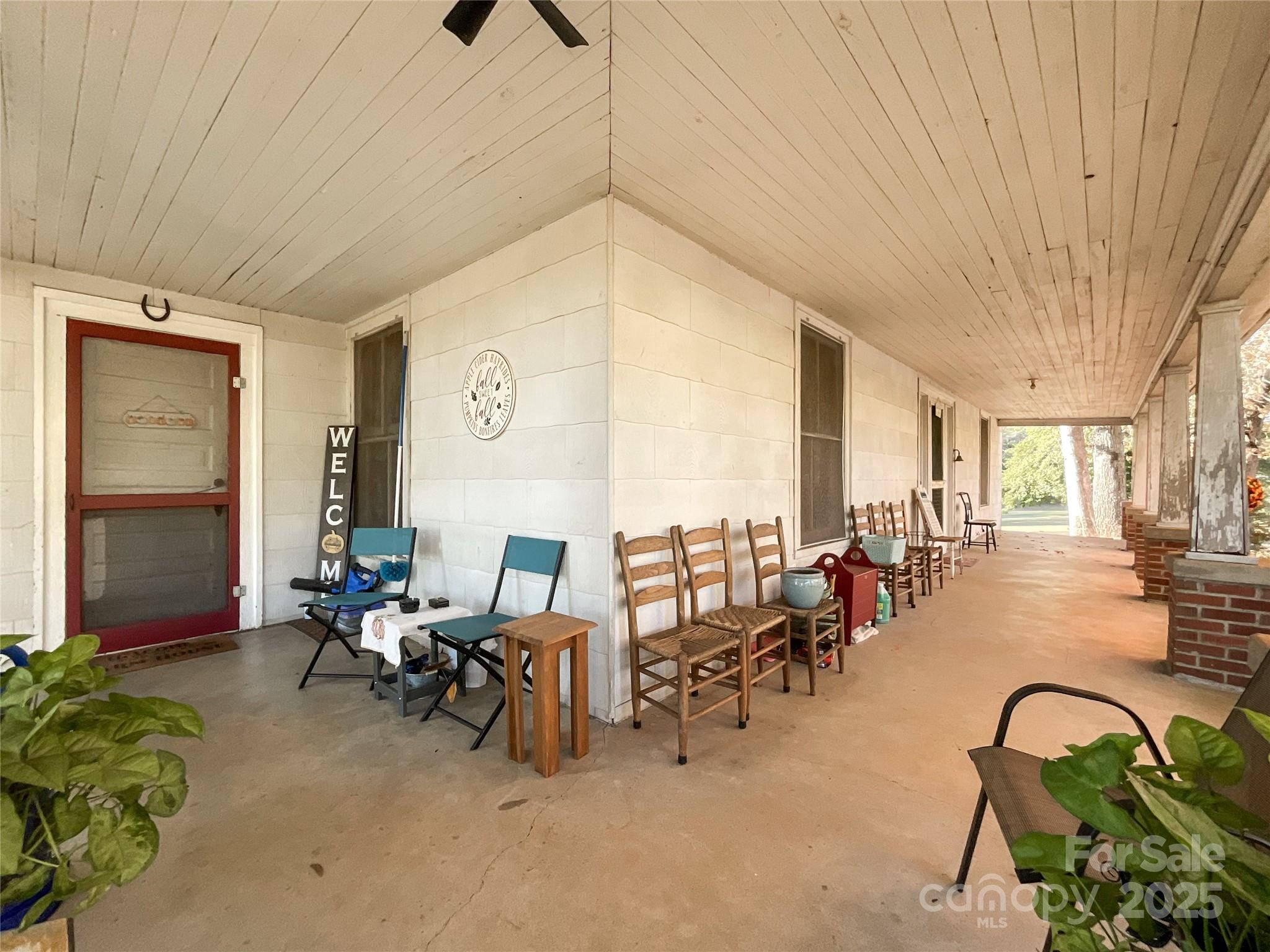 6993 Charlotte Highway — Lancaster