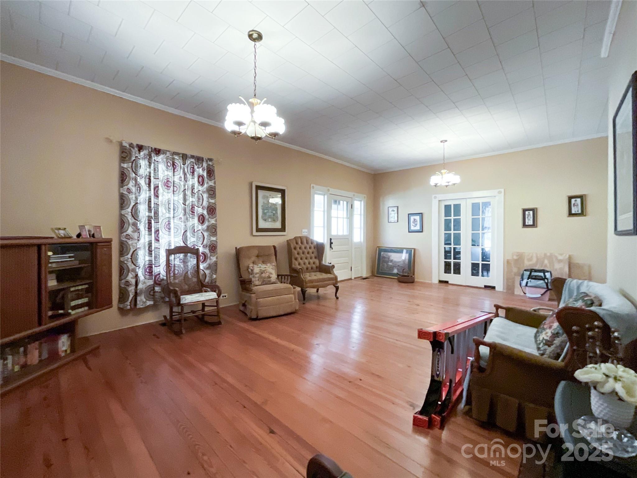6993 Charlotte Highway — Lancaster