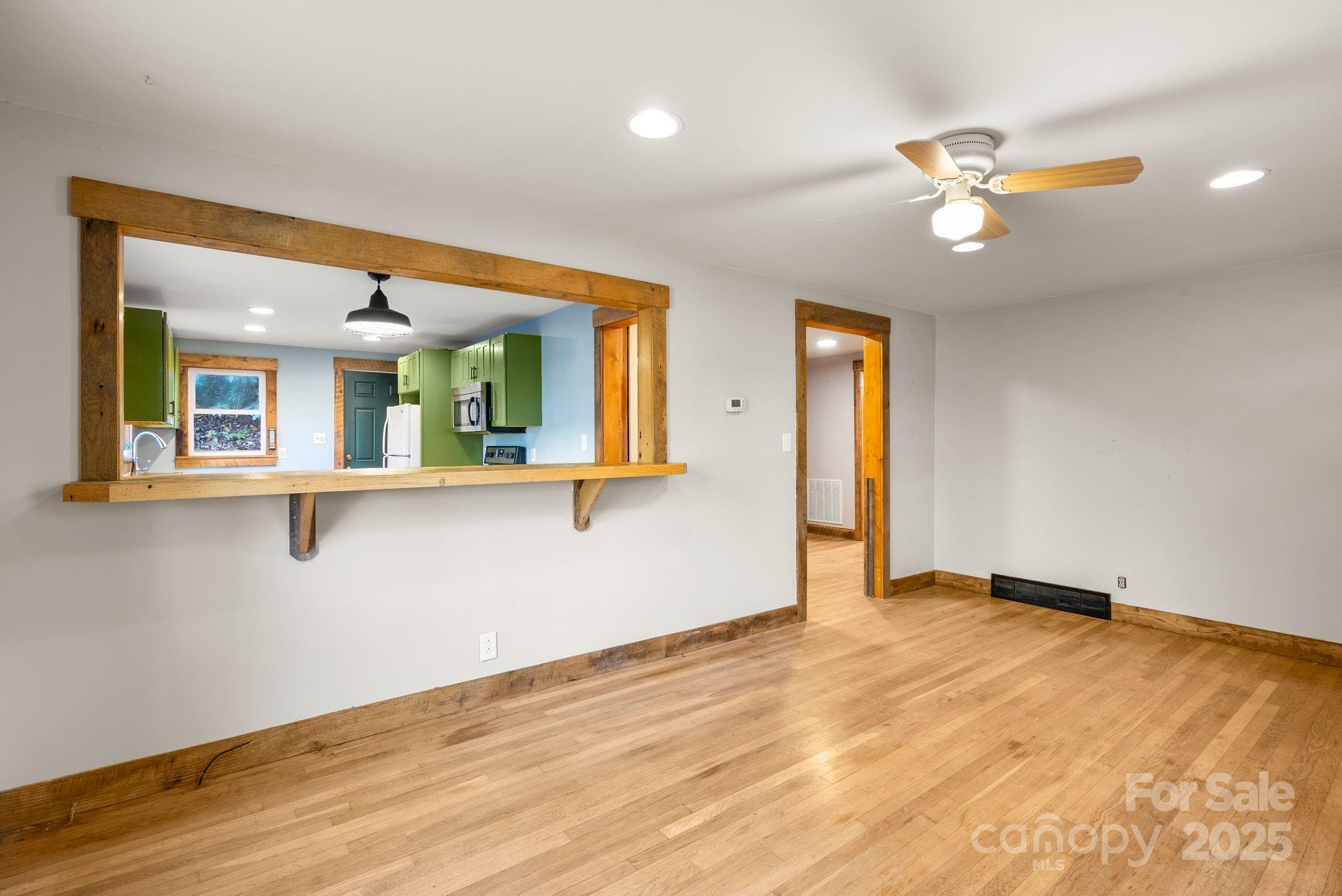 456 Rector Corner Road — Marshall