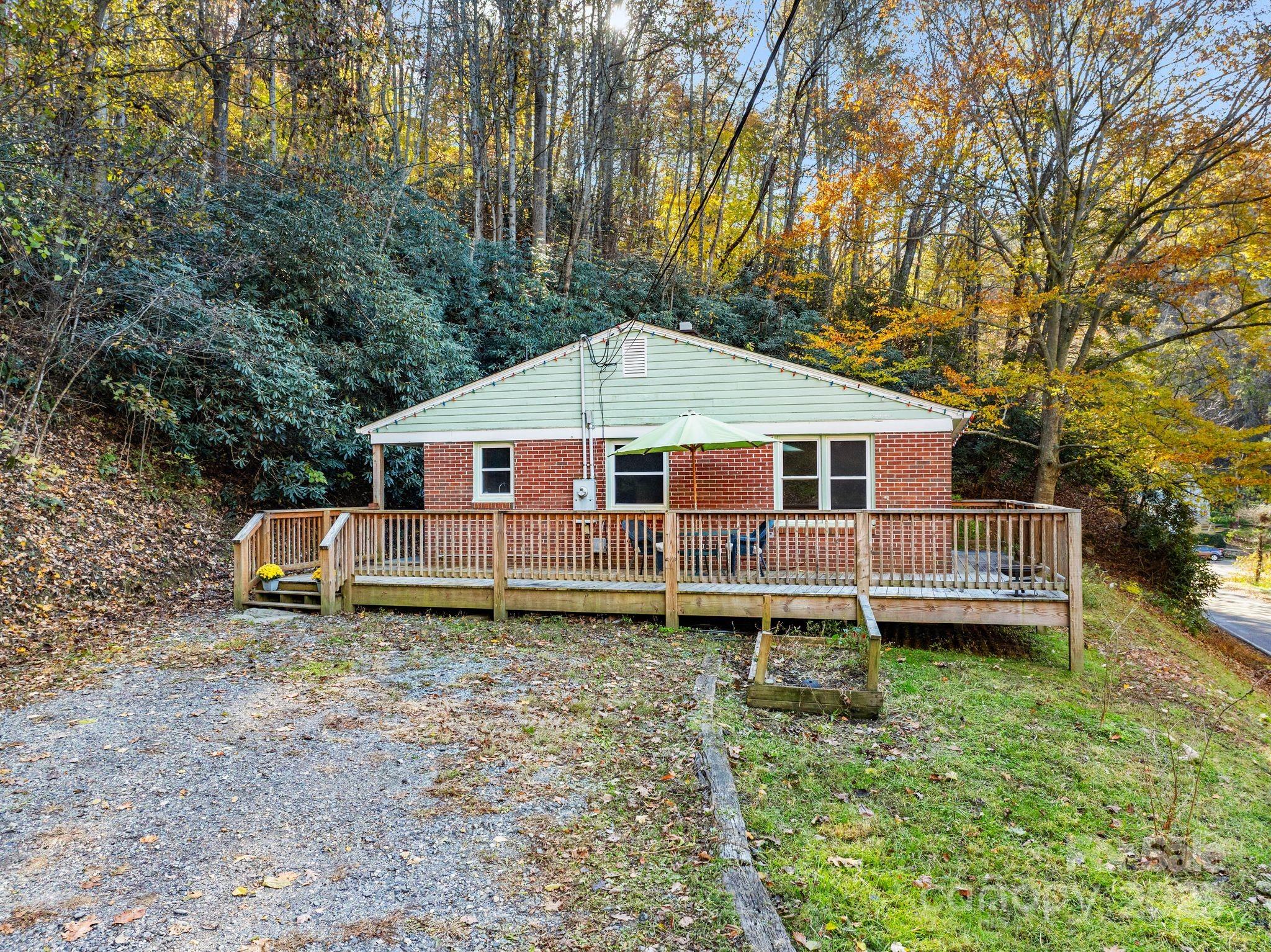 456 Rector Corner Road — Marshall