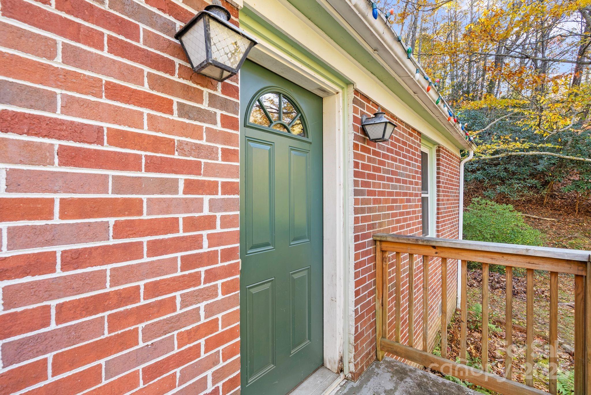 456 Rector Corner Road — Marshall