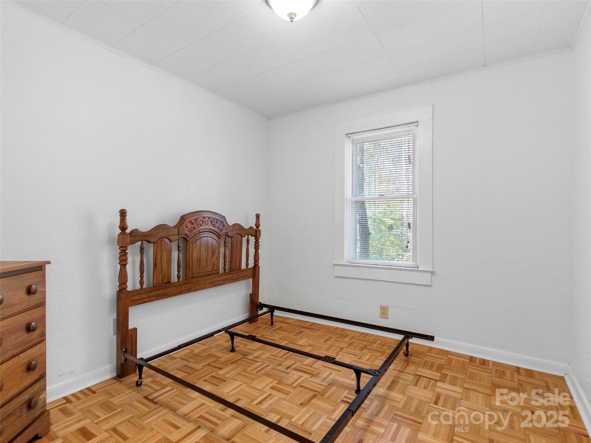 96 Thompson Road — Spruce Pine