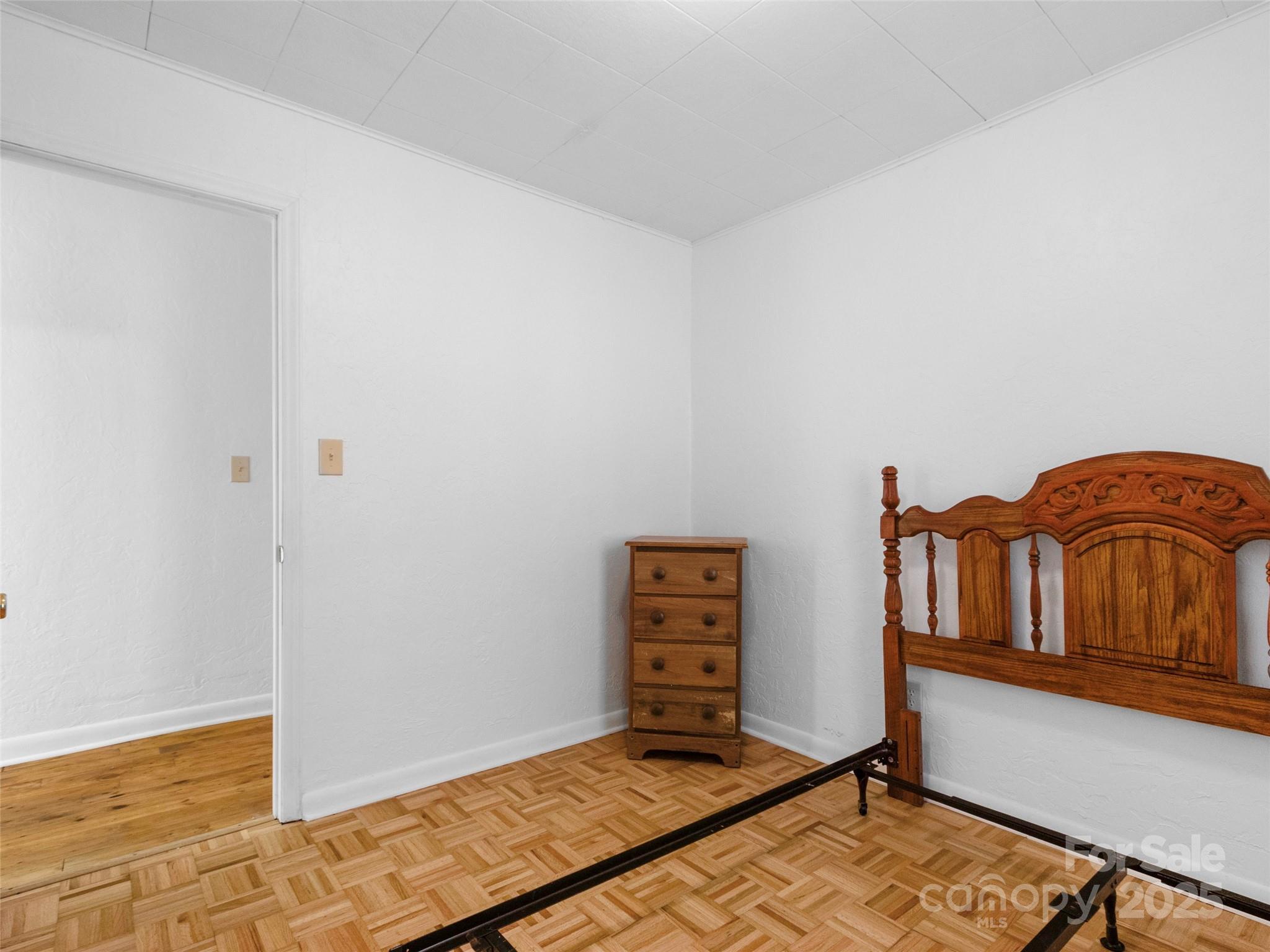 96 Thompson Road — Spruce Pine