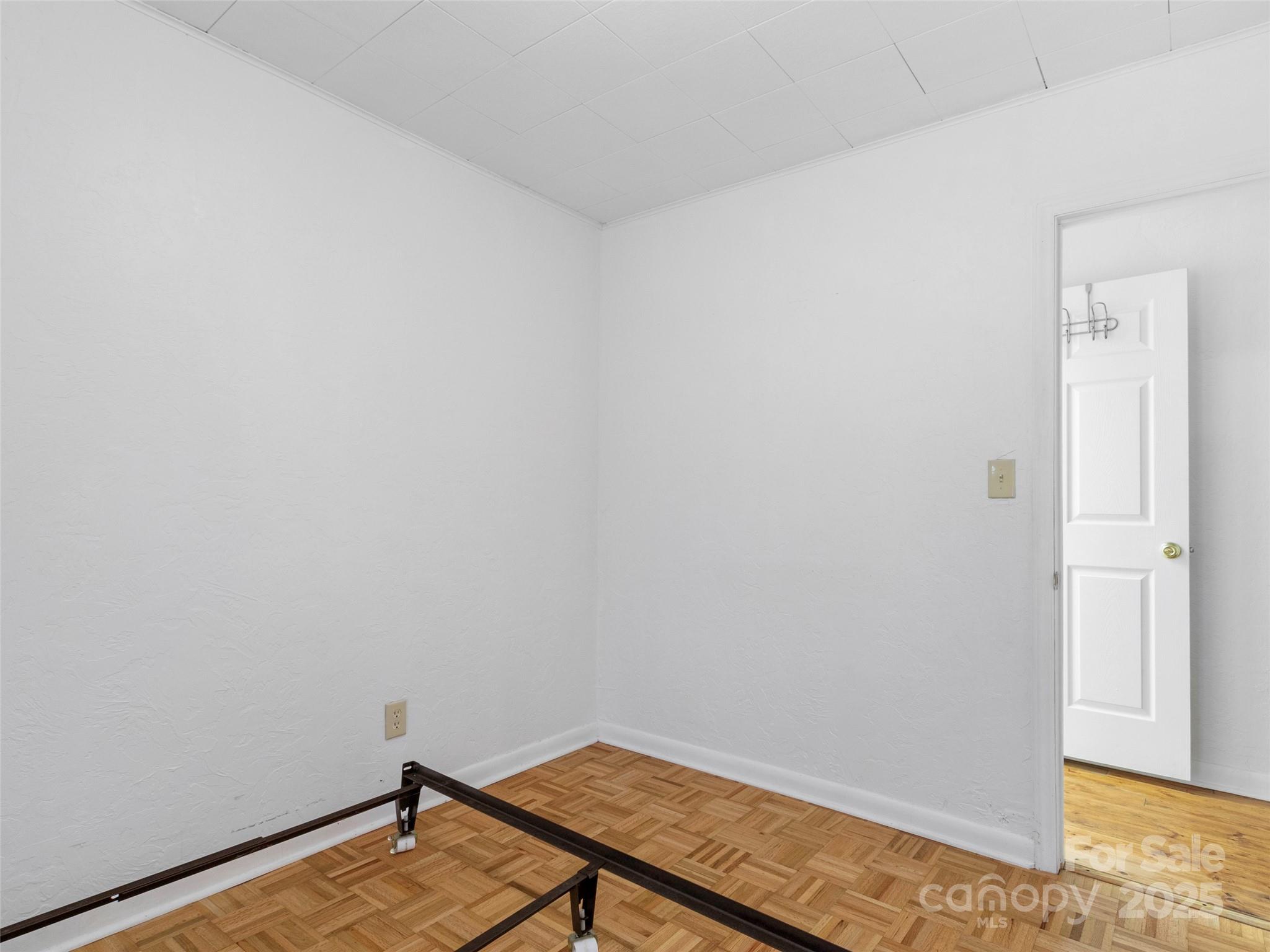 96 Thompson Road — Spruce Pine