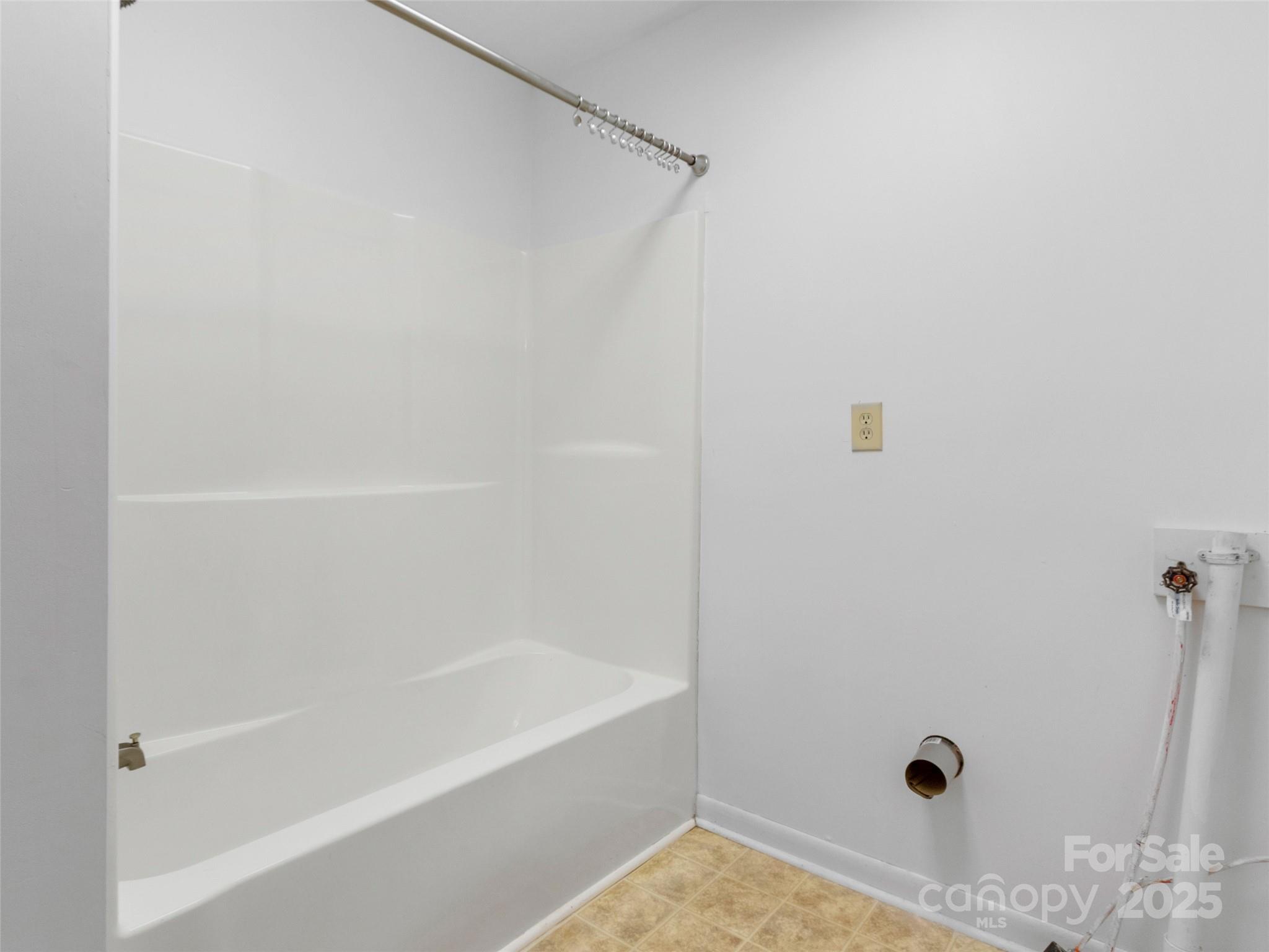 96 Thompson Road — Spruce Pine
