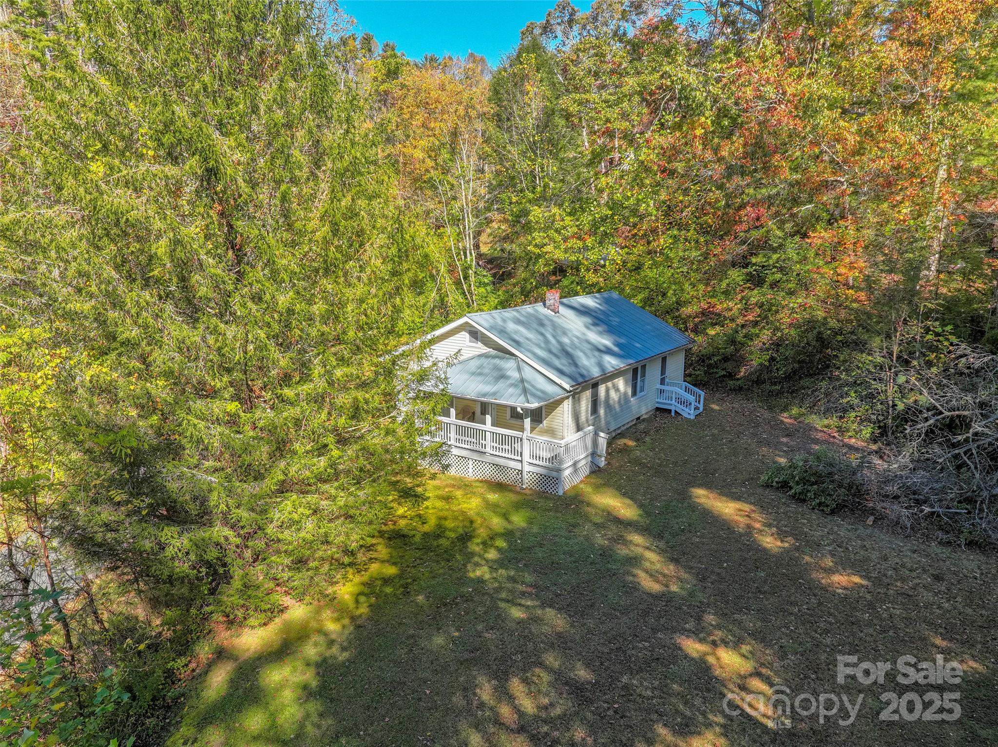 96 Thompson Road — Spruce Pine