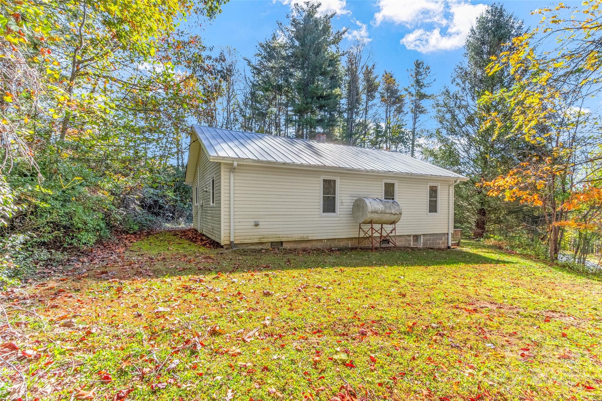 96 Thompson Road — Spruce Pine