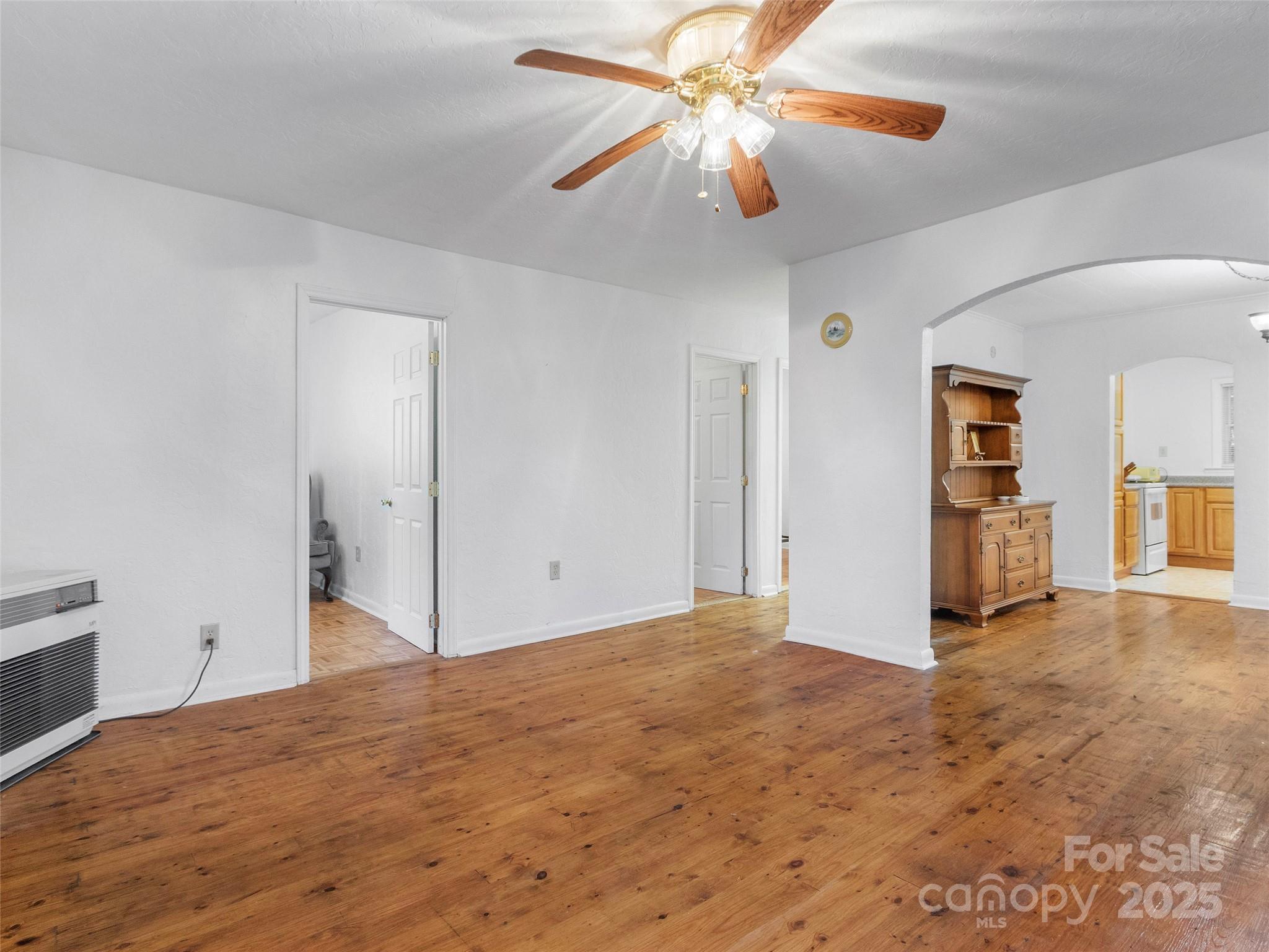 96 Thompson Road — Spruce Pine