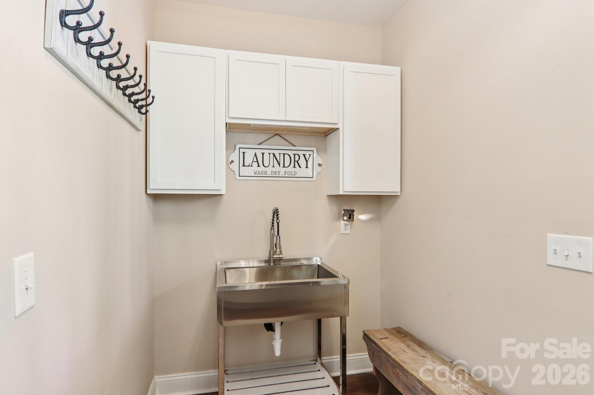 1367 Old Mill Road — Hendersonville