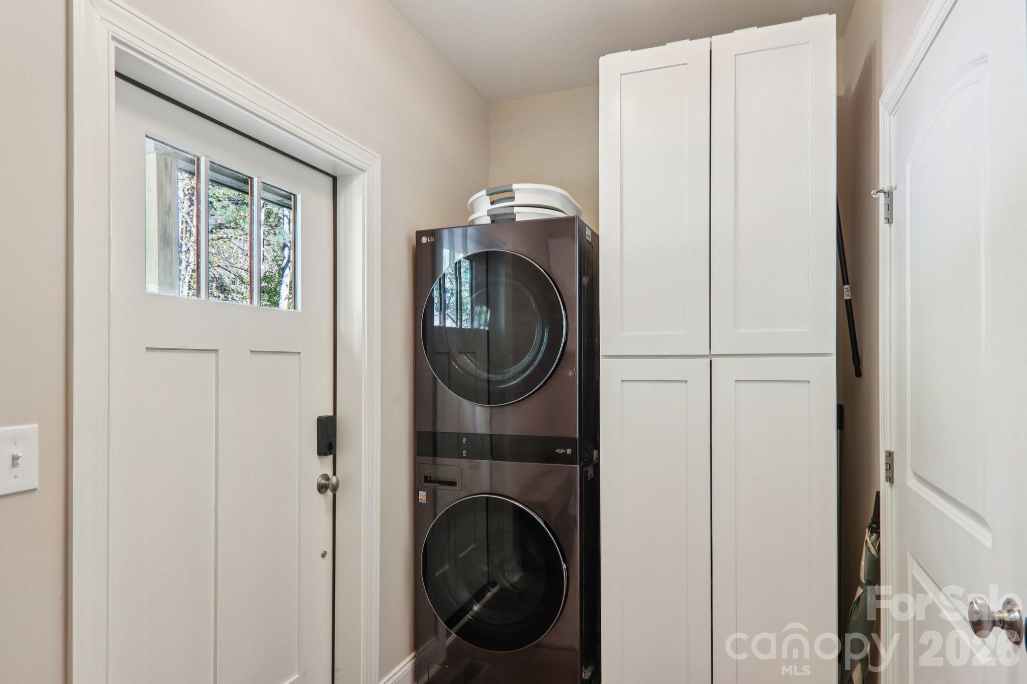 1367 Old Mill Road — Hendersonville