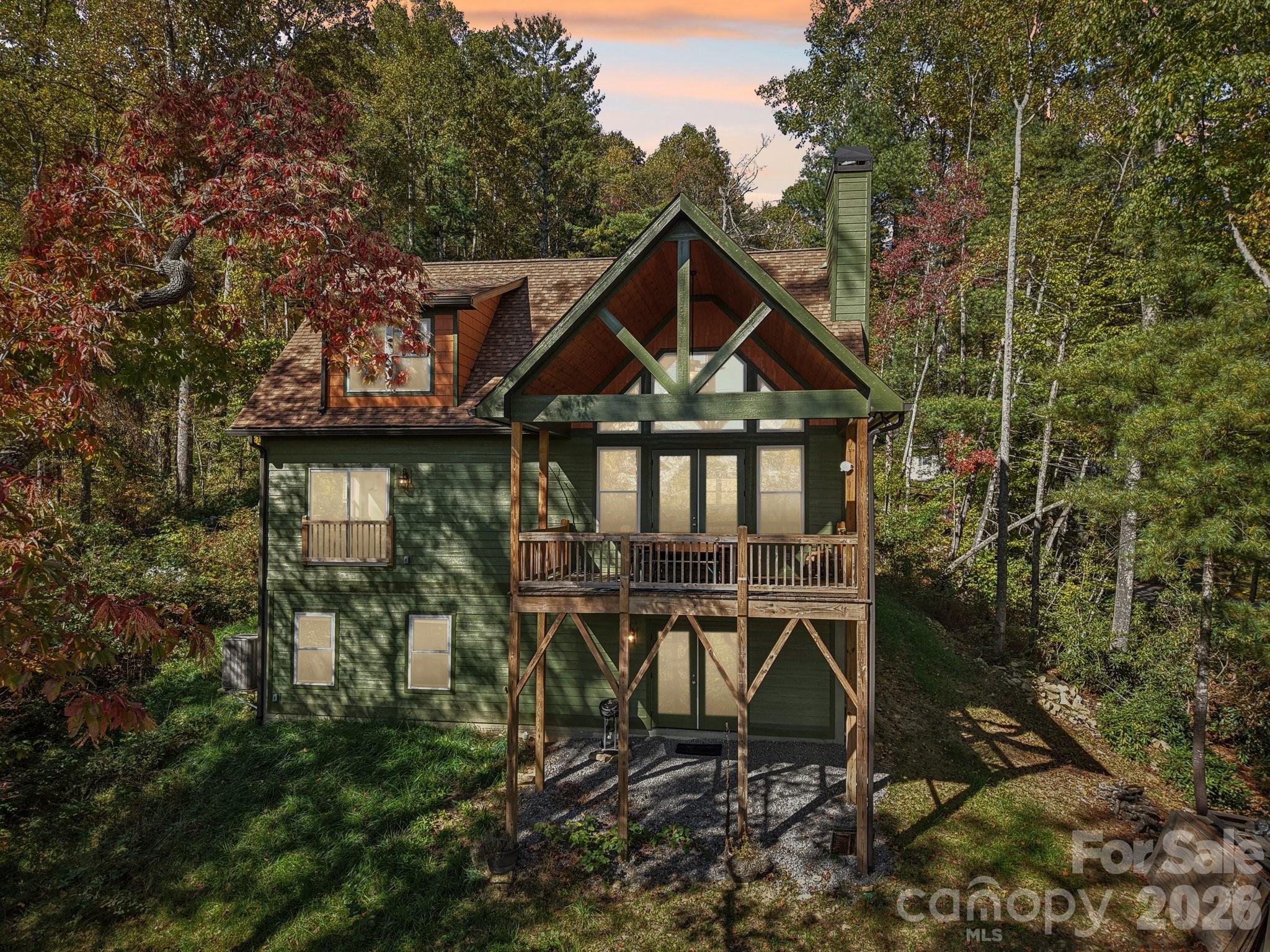 1367 Old Mill Road — Hendersonville