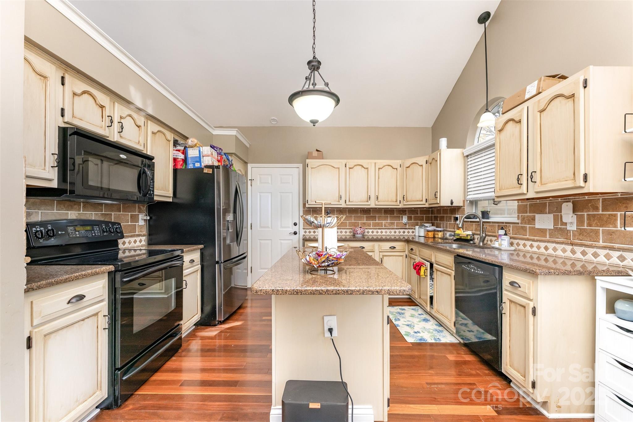 7024 Passeres Court — Charlotte