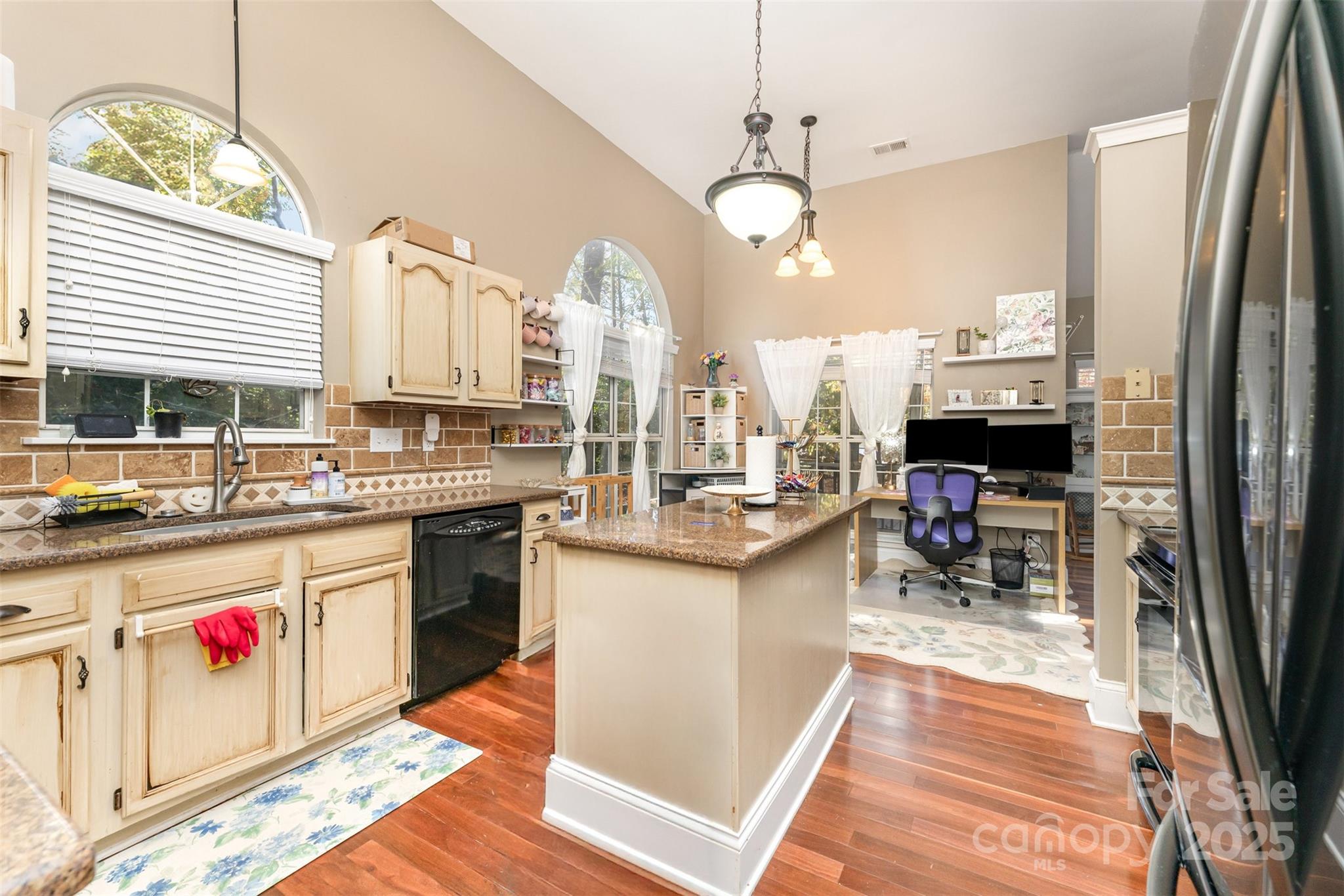 7024 Passeres Court — Charlotte