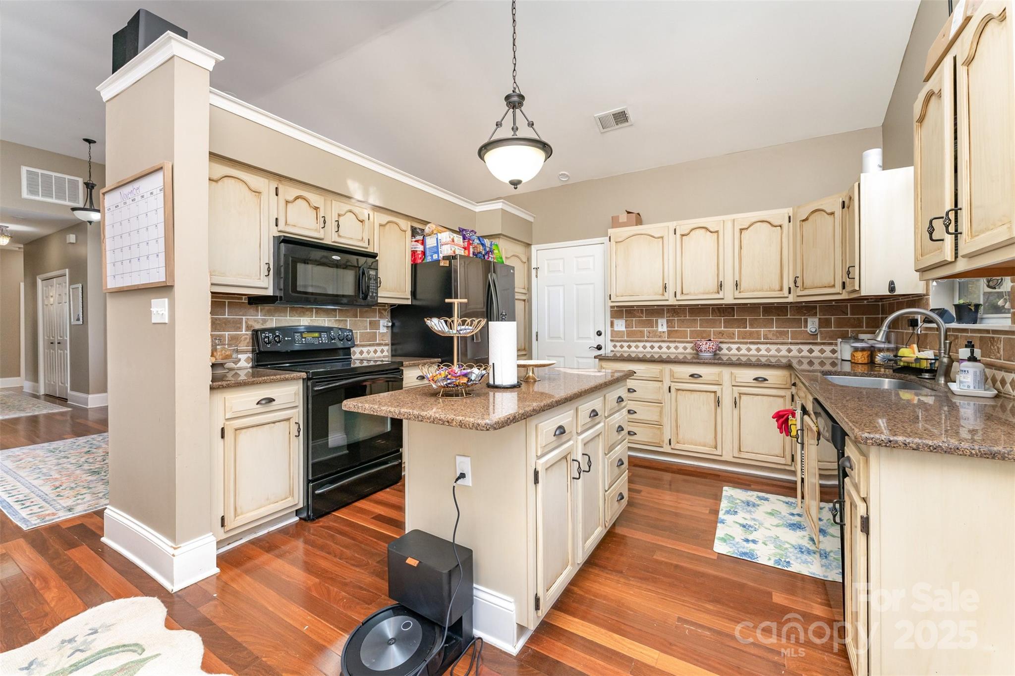 7024 Passeres Court — Charlotte