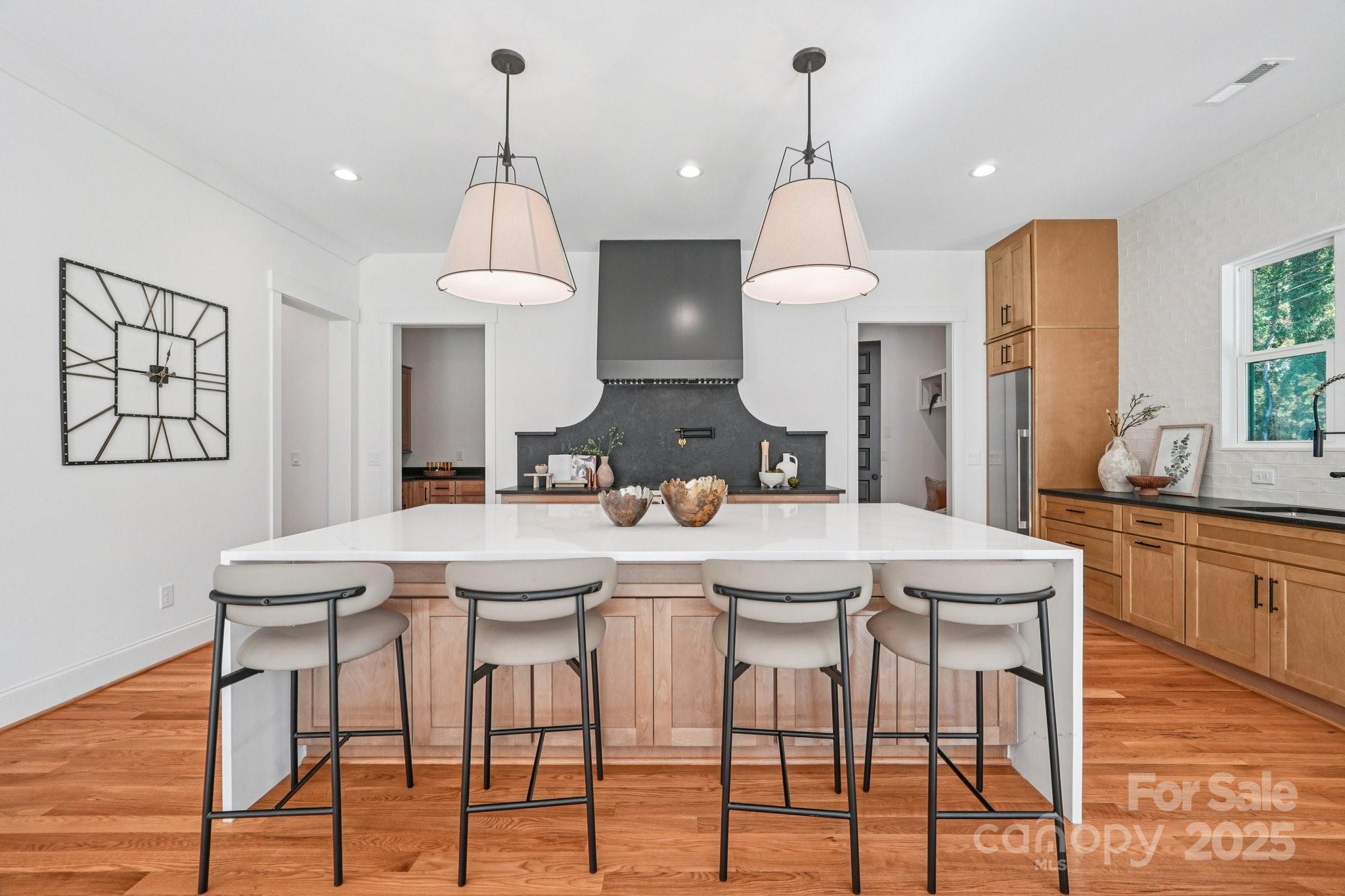 132 Sardis Lane — Charlotte