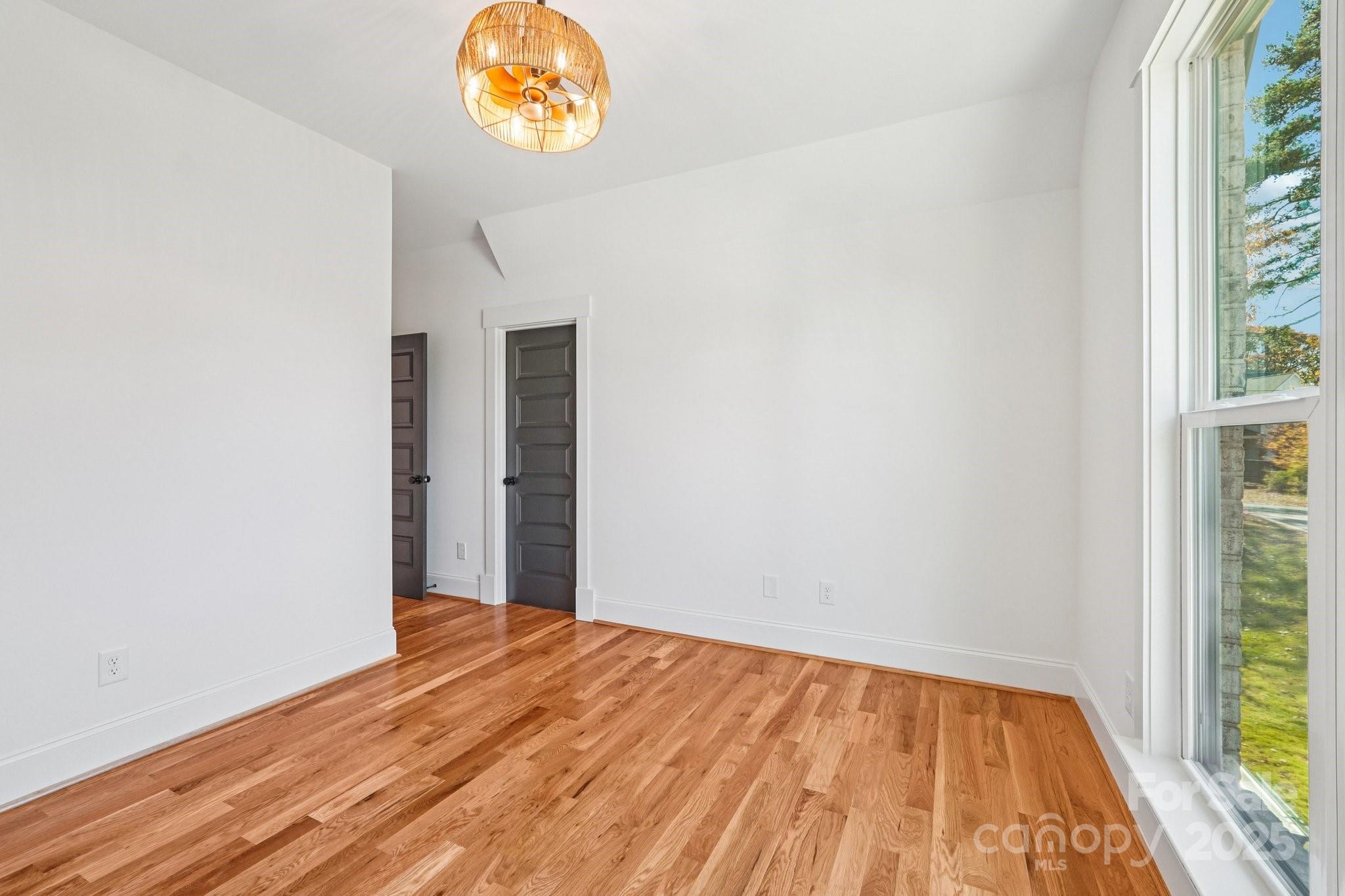 132 Sardis Lane — Charlotte