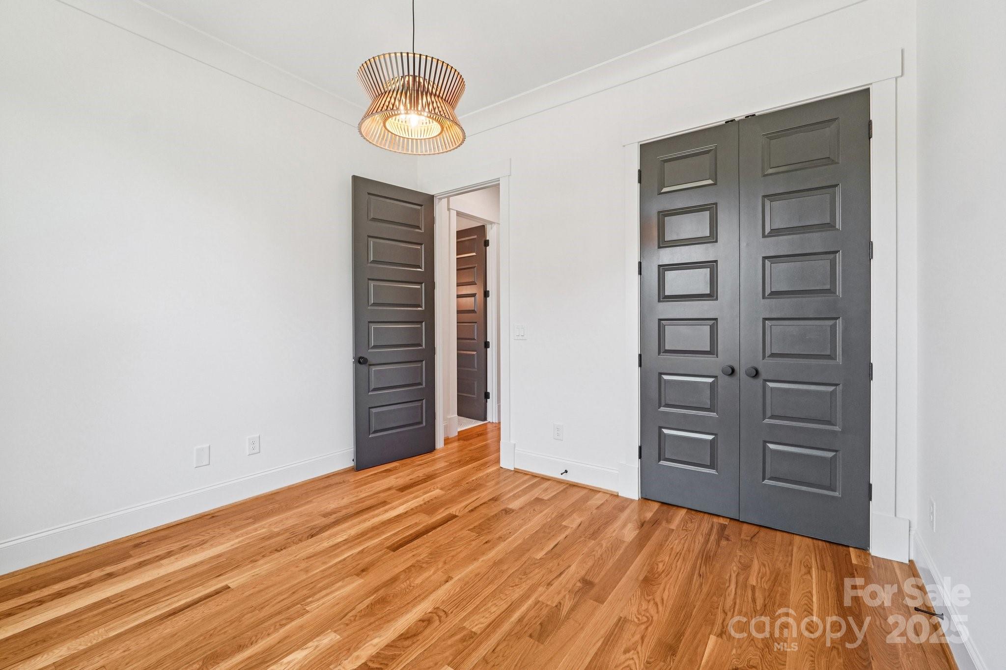 132 Sardis Lane — Charlotte