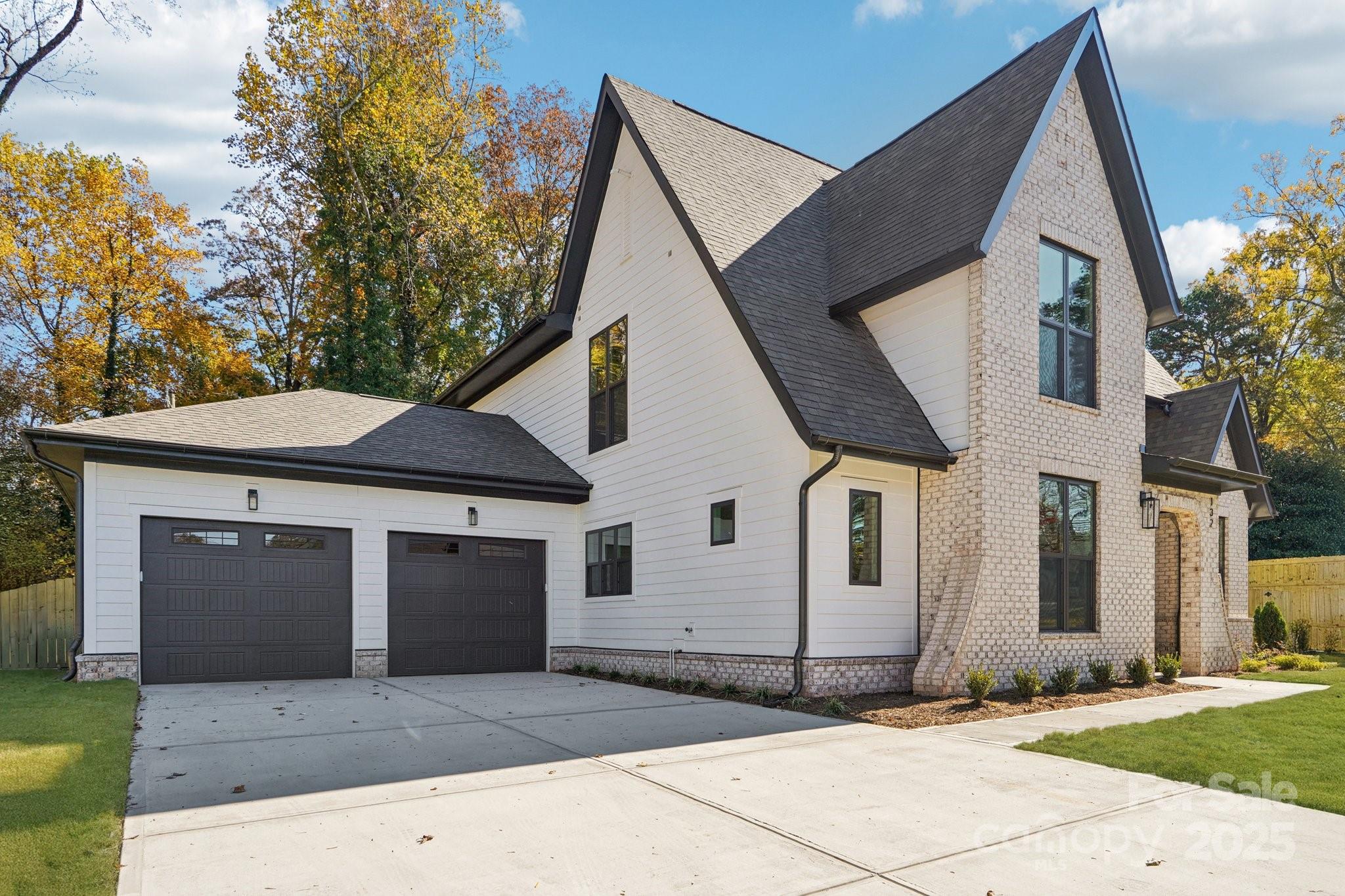 132 Sardis Lane — Charlotte