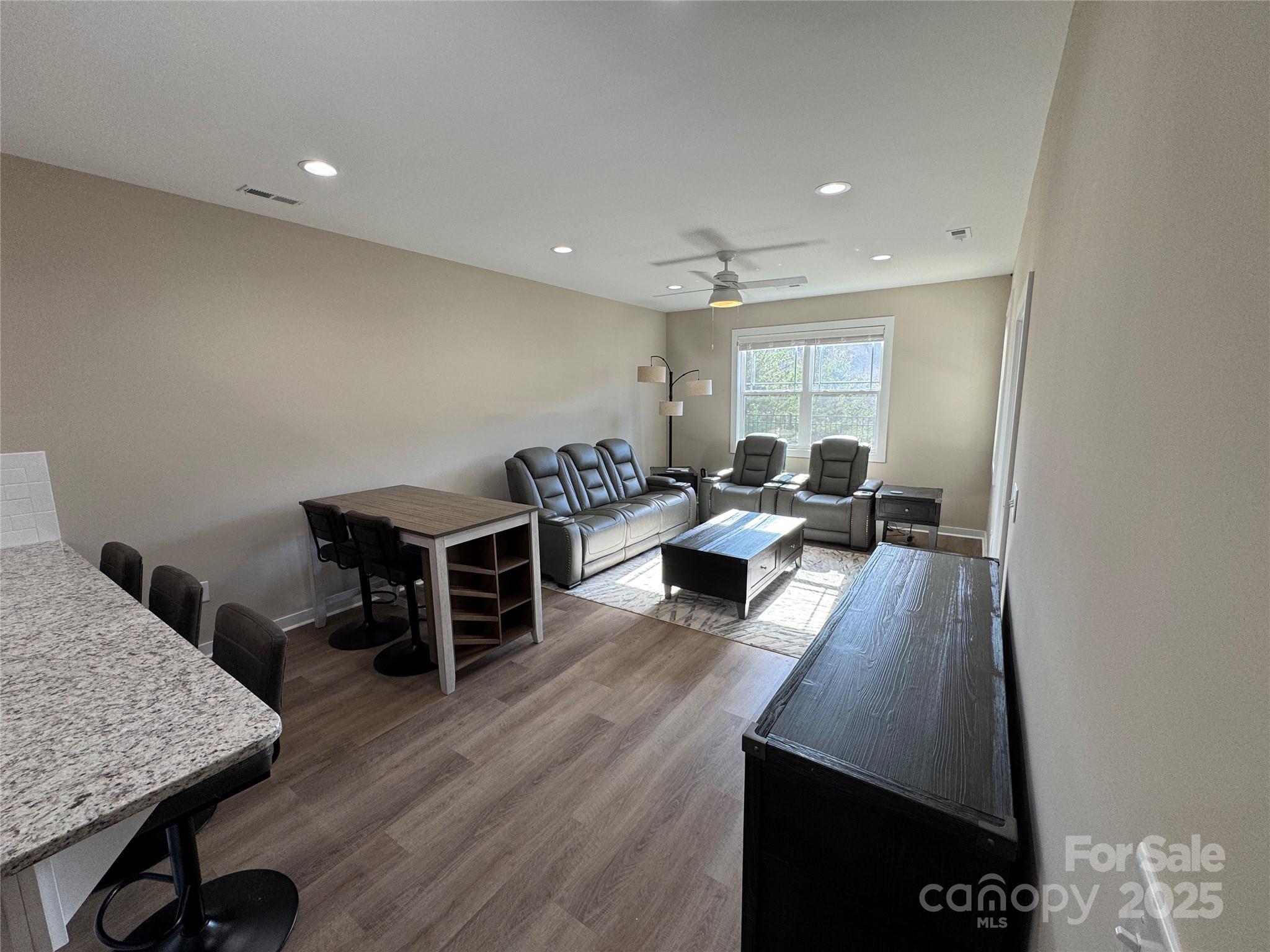 2822 15th Avenue Place SE — Hickory