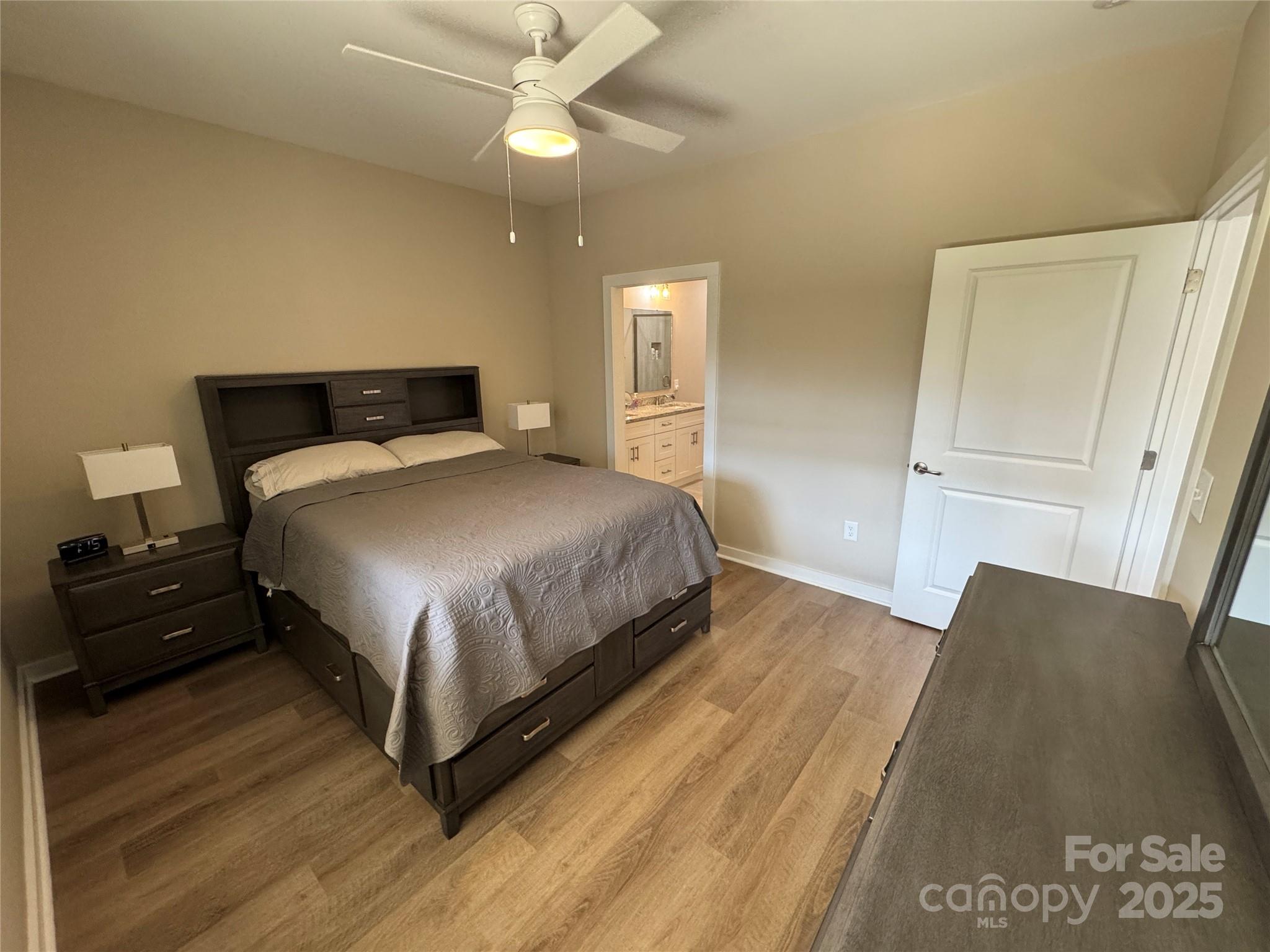 2822 15th Avenue Place SE — Hickory
