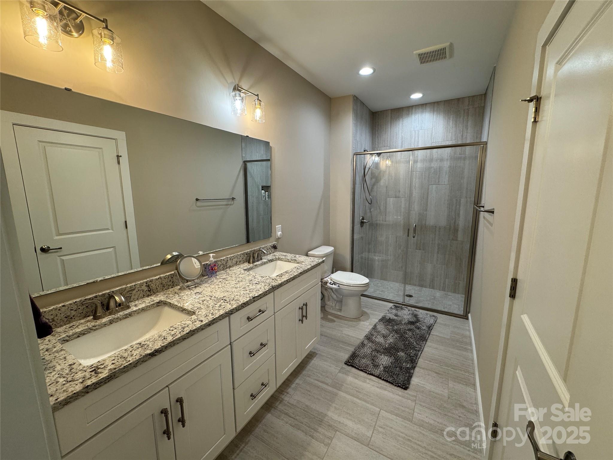 2822 15th Avenue Place SE — Hickory