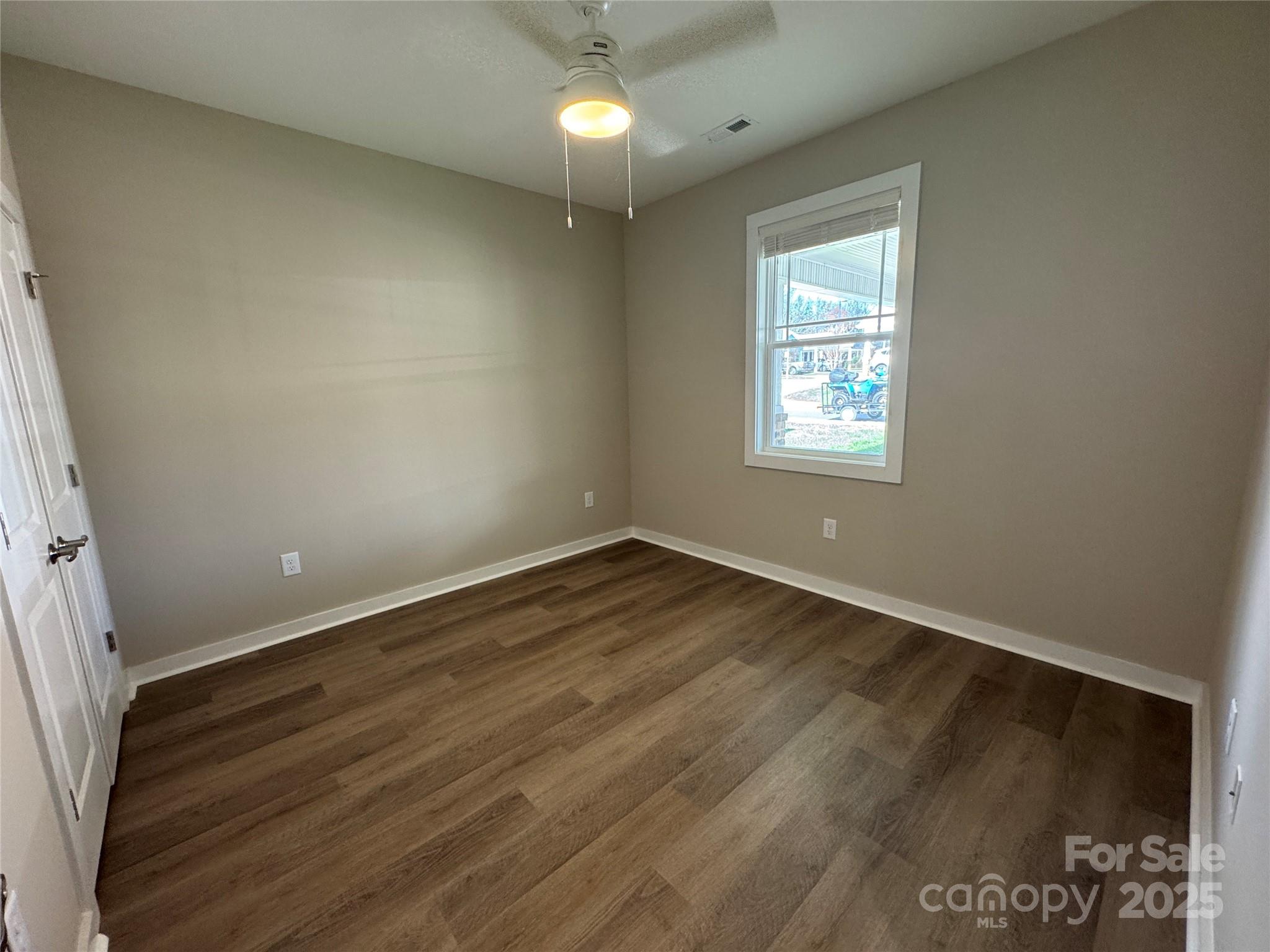 2822 15th Avenue Place SE — Hickory