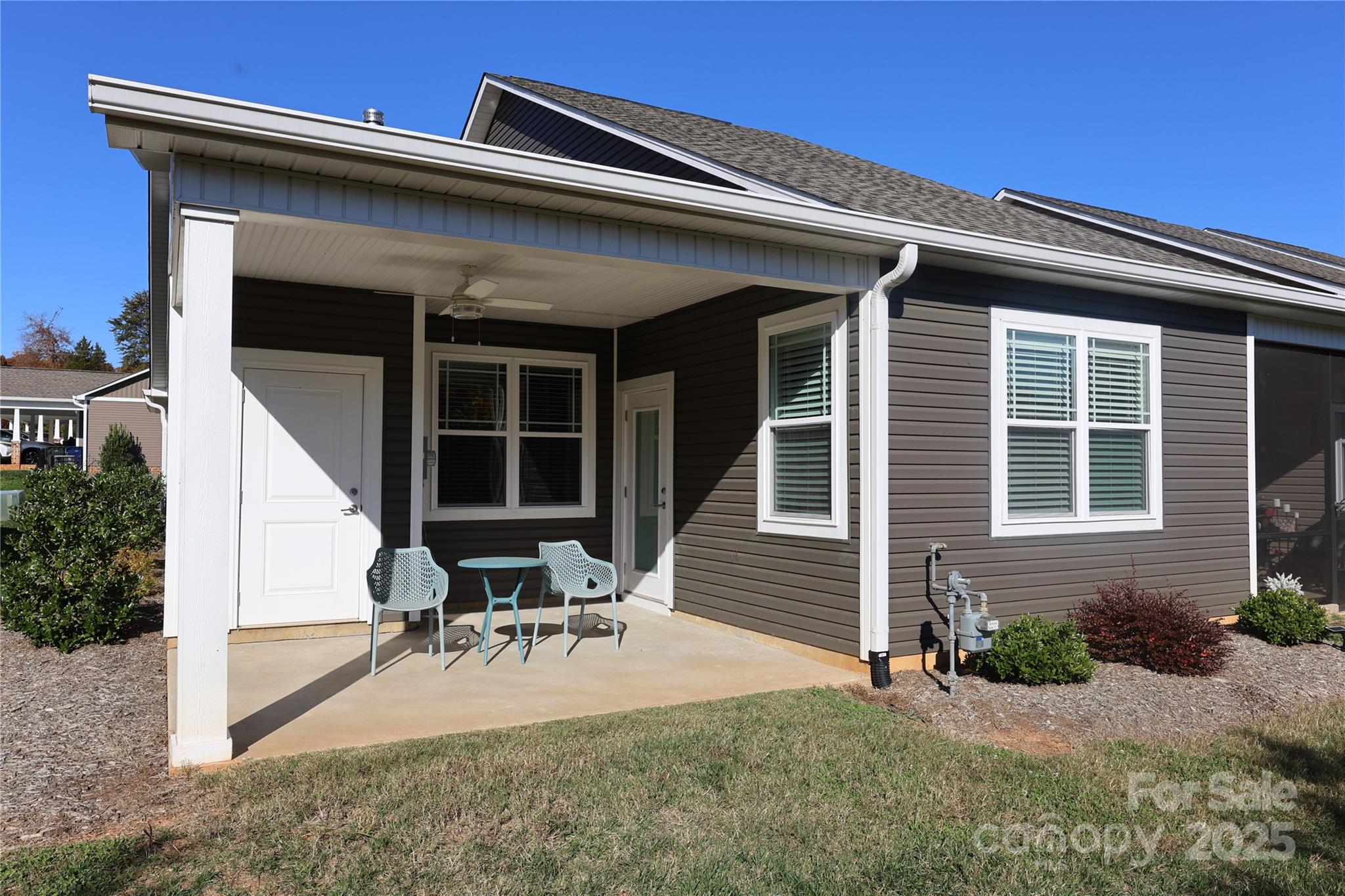 2822 15th Avenue Place SE — Hickory