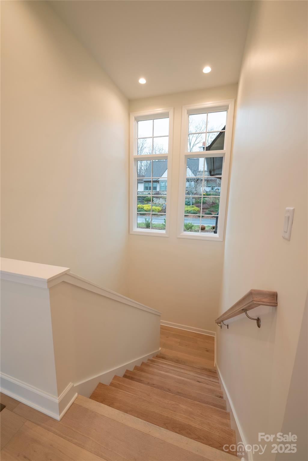15 Evian Court — Asheville