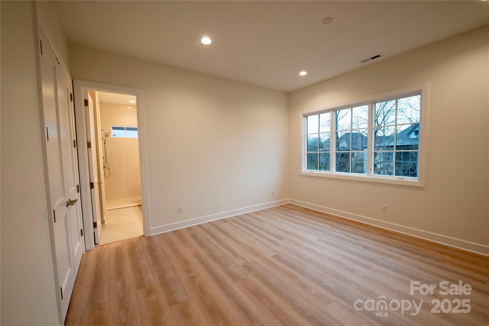 15 Evian Court — Asheville