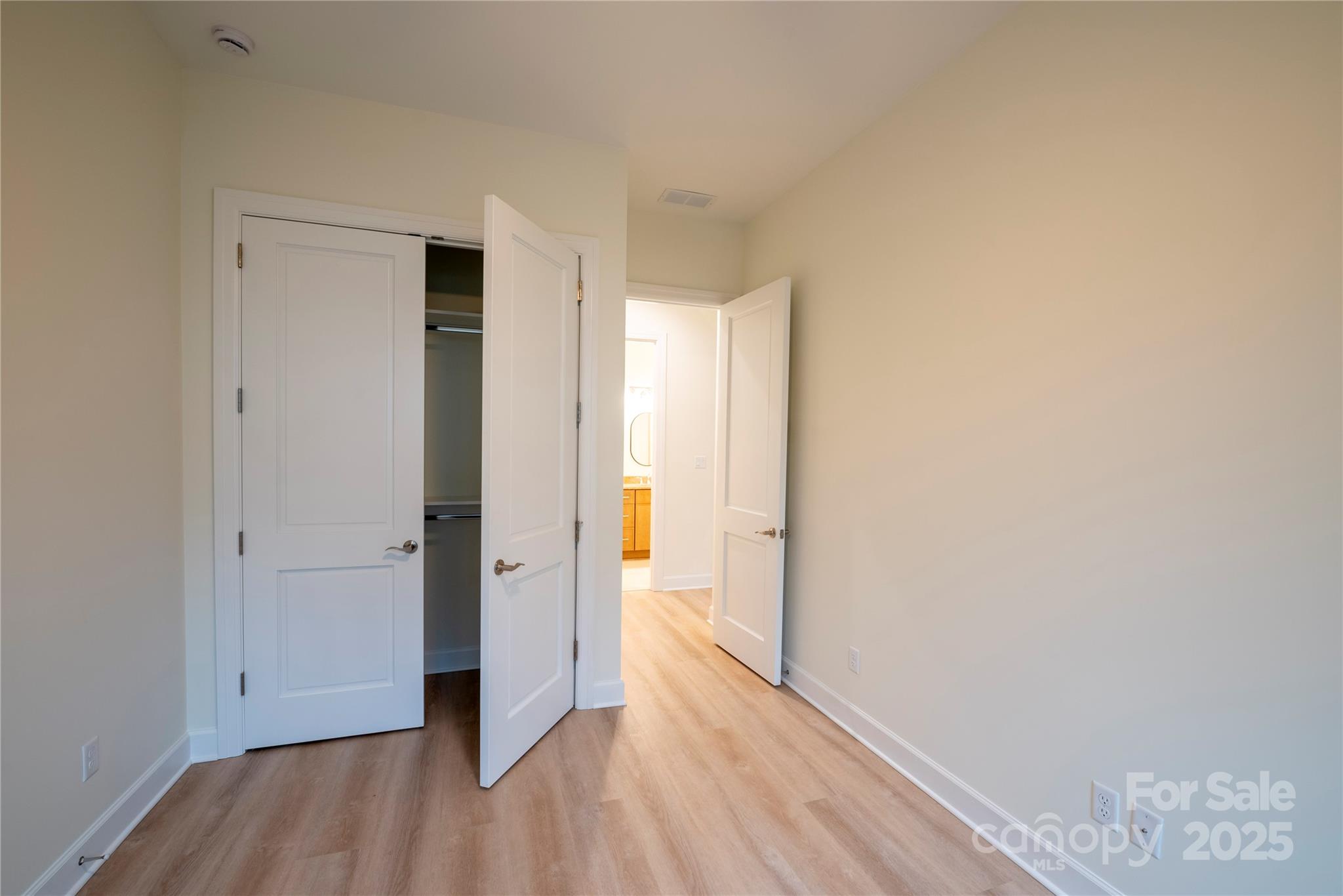 15 Evian Court — Asheville