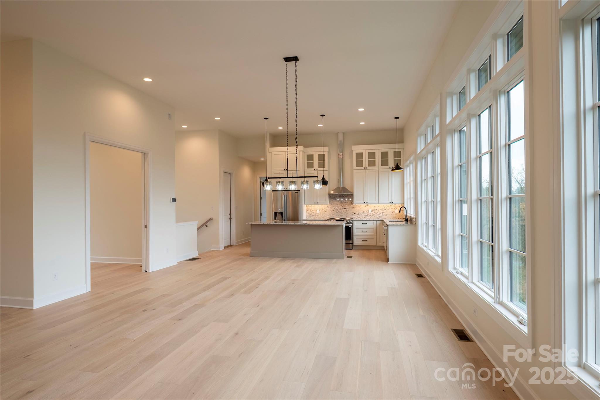 15 Evian Court — Asheville