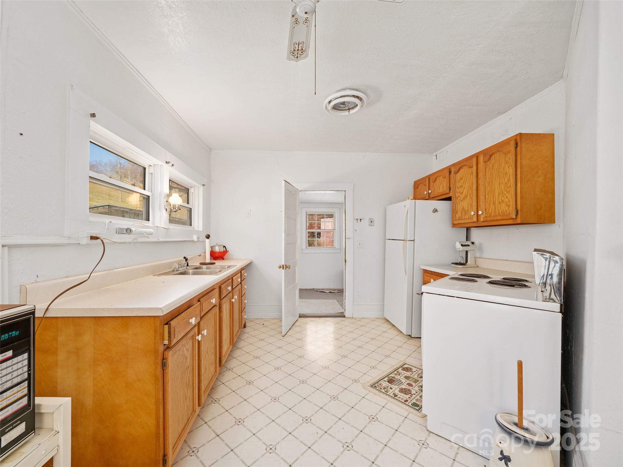 321 Lyle Lane — Green Mountain
