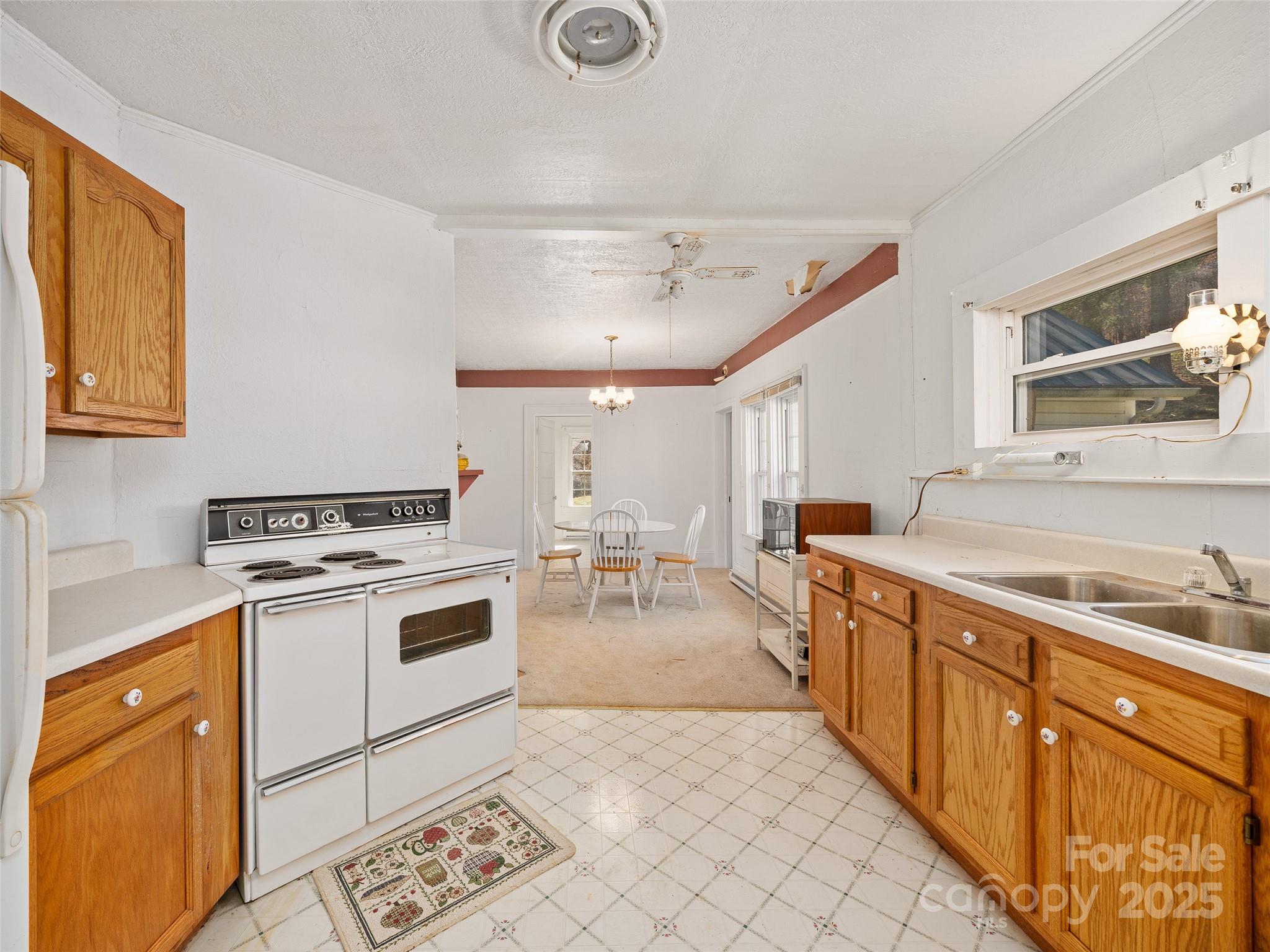 321 Lyle Lane — Green Mountain