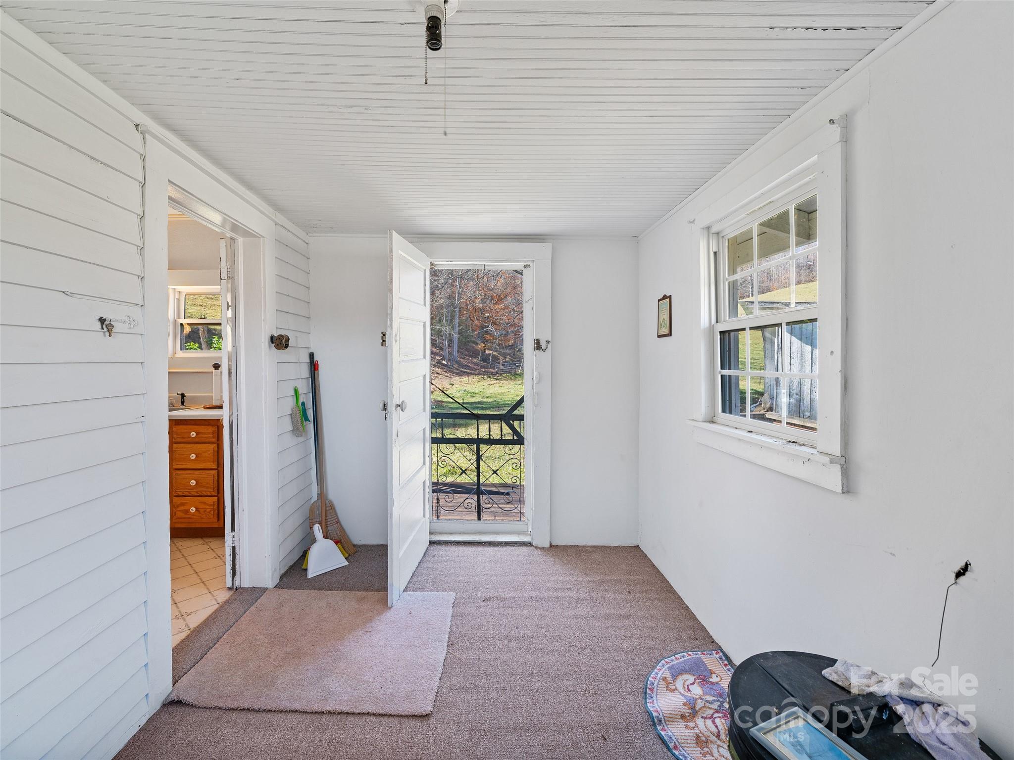 321 Lyle Lane — Green Mountain