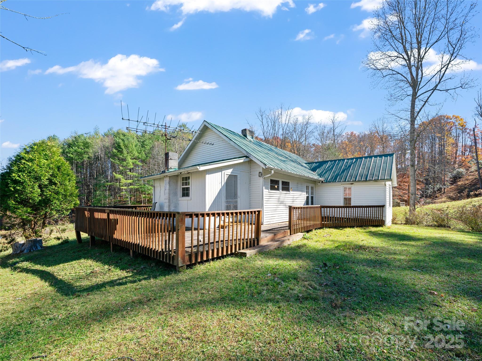 321 Lyle Lane — Green Mountain