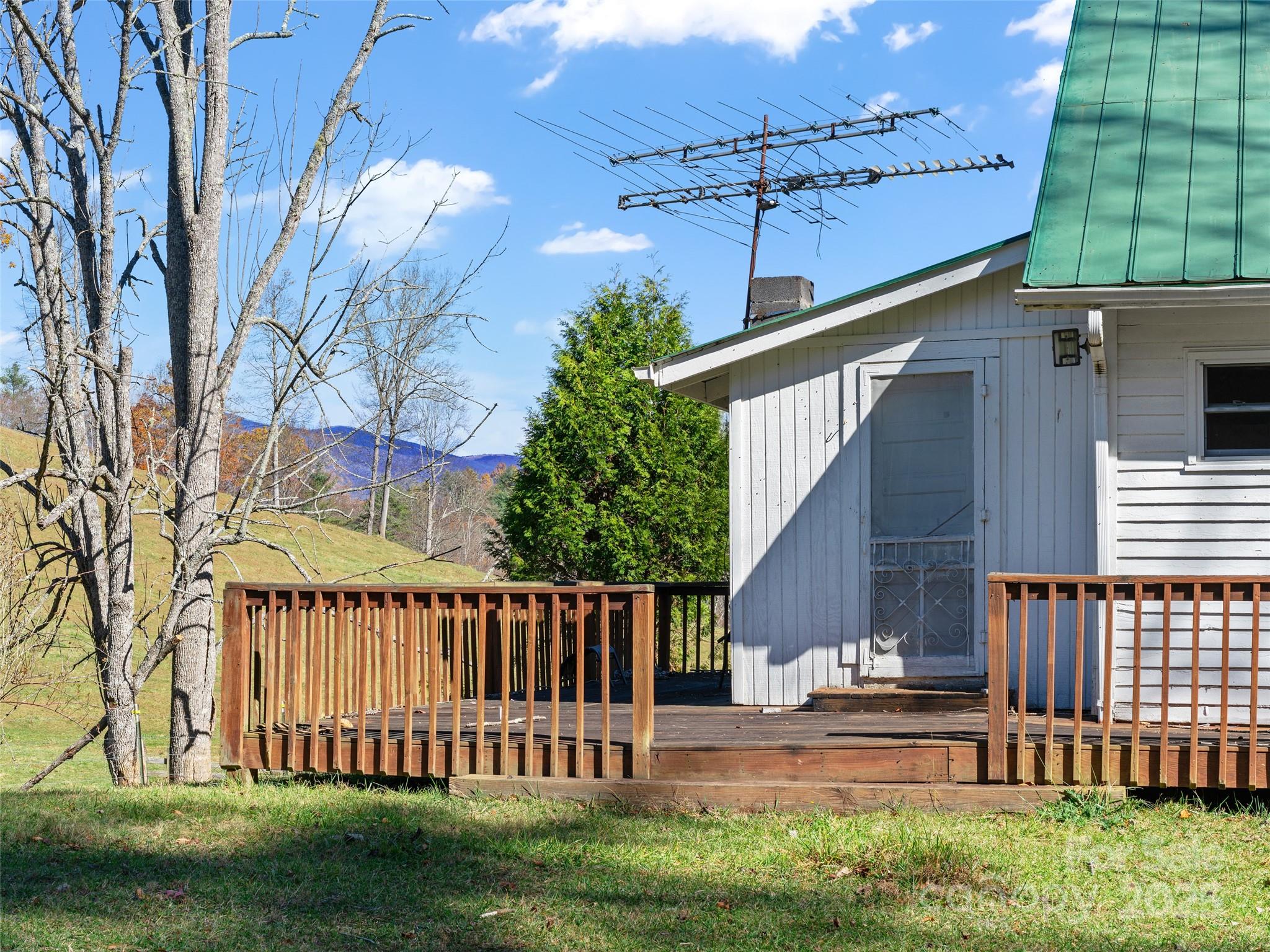321 Lyle Lane — Green Mountain
