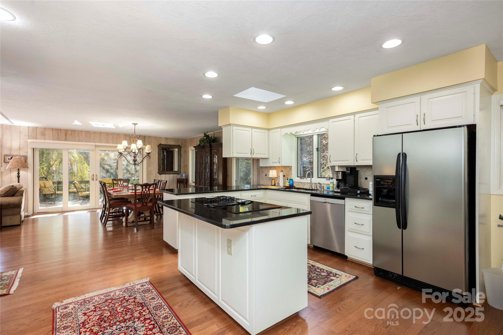 572 N East Shore Drive — Lake Toxaway